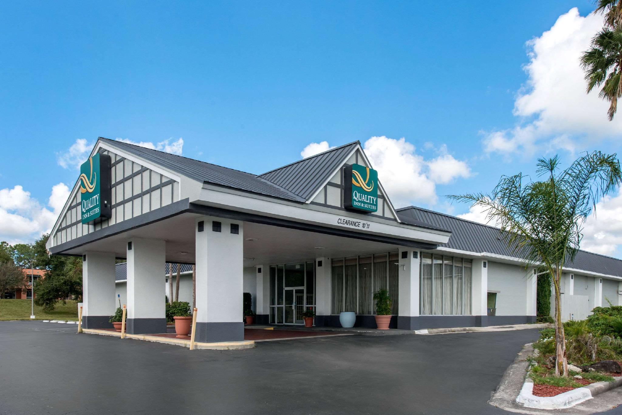 Ngoại cảnh khách sạn