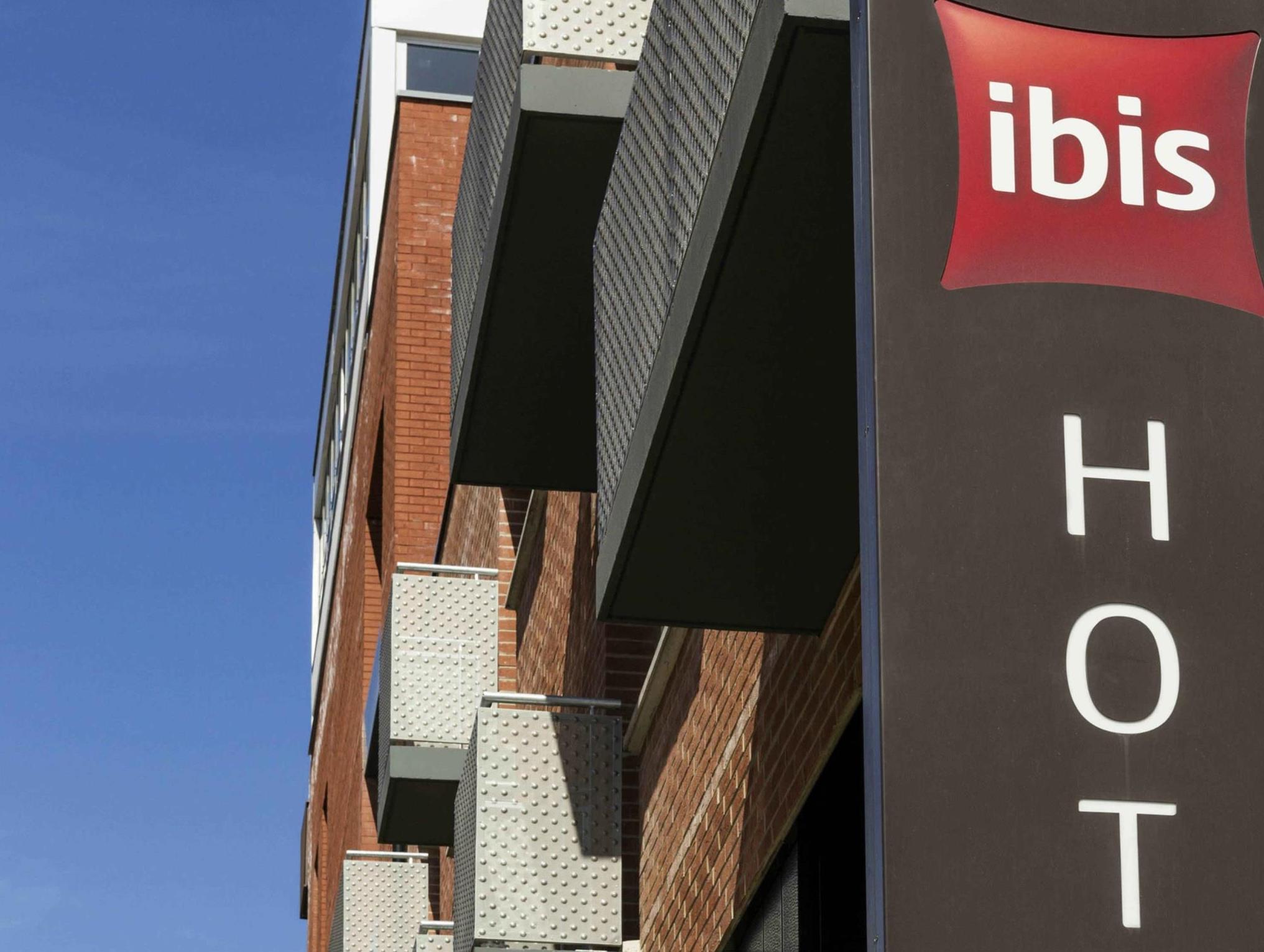 Ngoại cảnh khách sạn