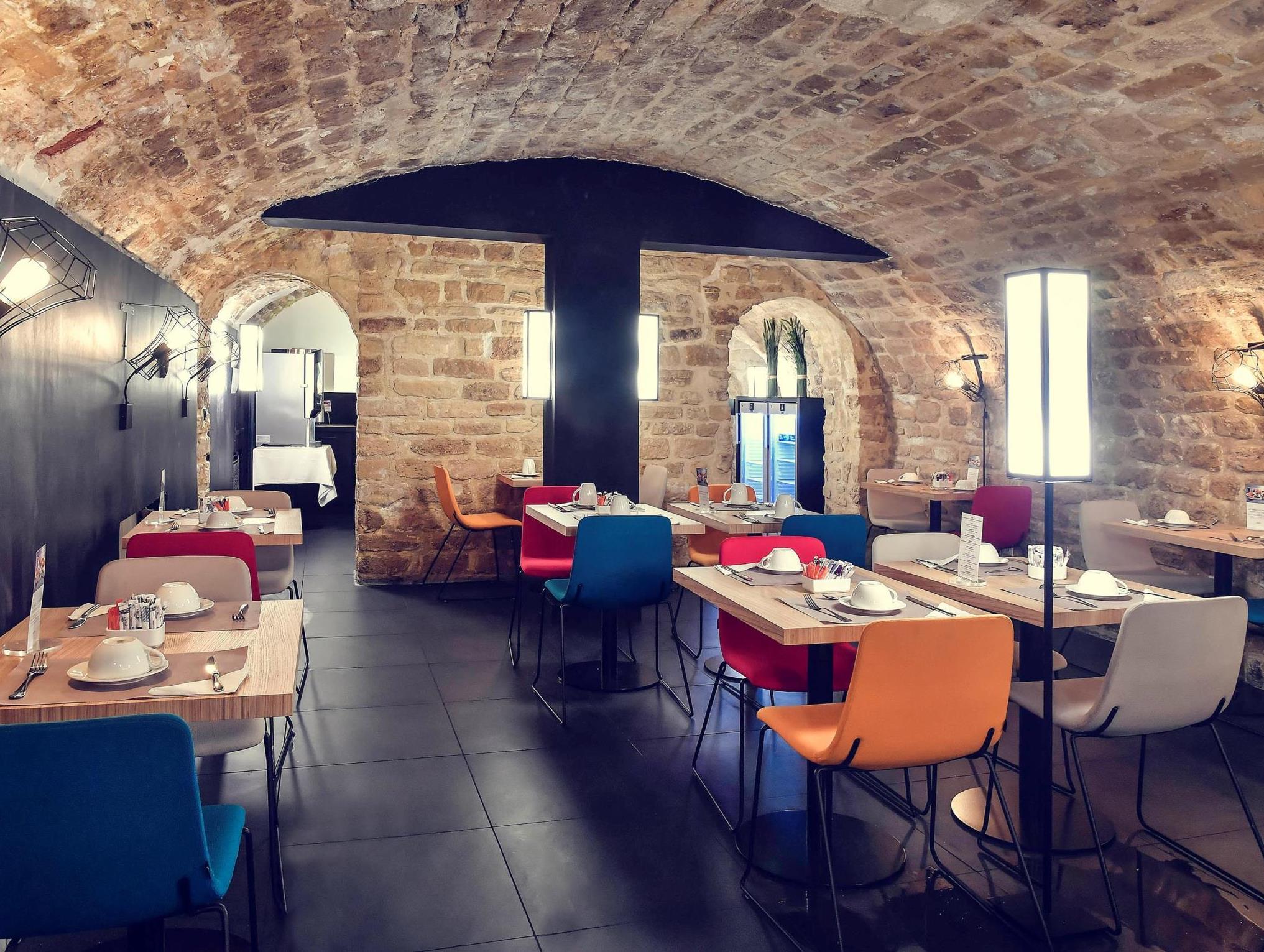 Đồ ăn và thức uống