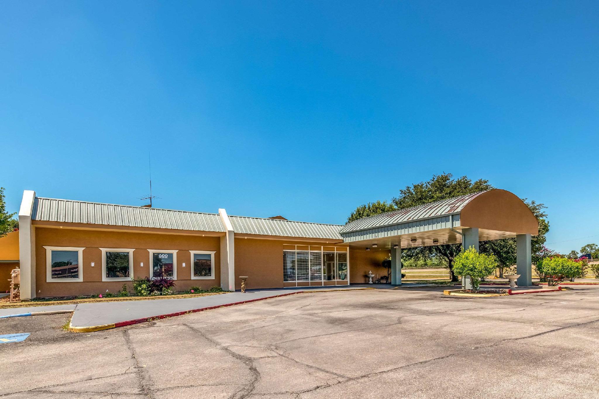 Ngoại cảnh khách sạn