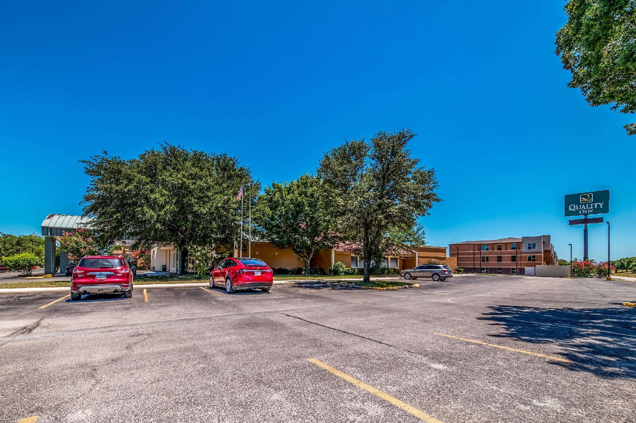 Ngoại cảnh khách sạn