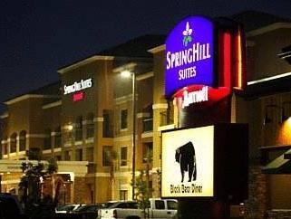 Ngoại cảnh khách sạn