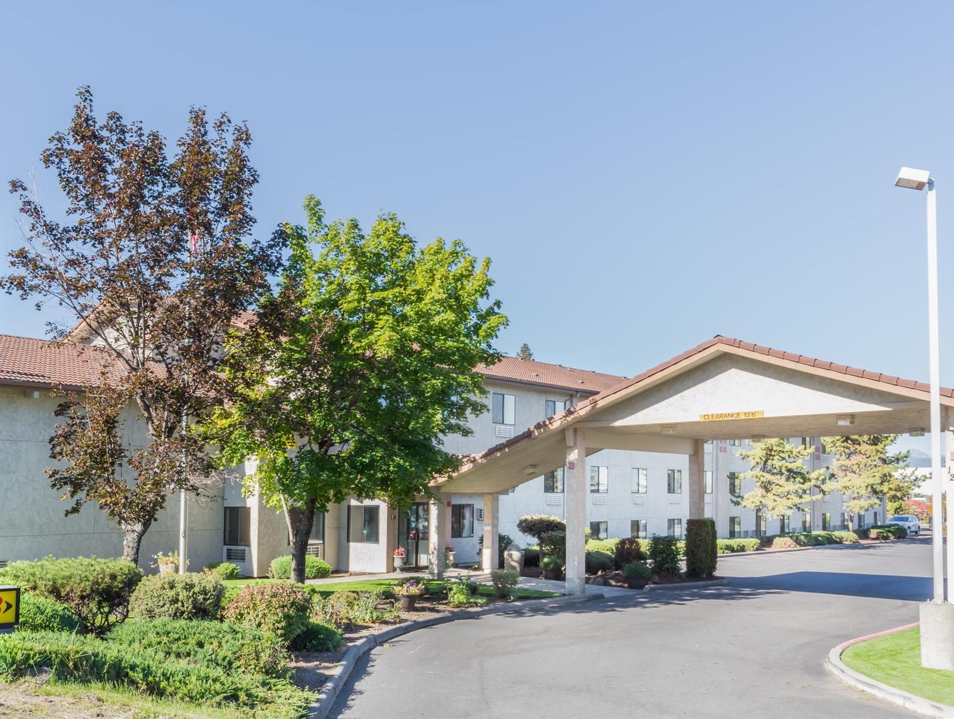 Ngoại cảnh khách sạn