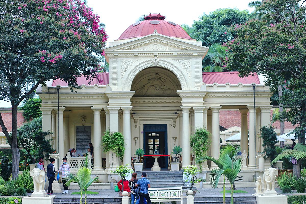 Nơi tham quan gần đây