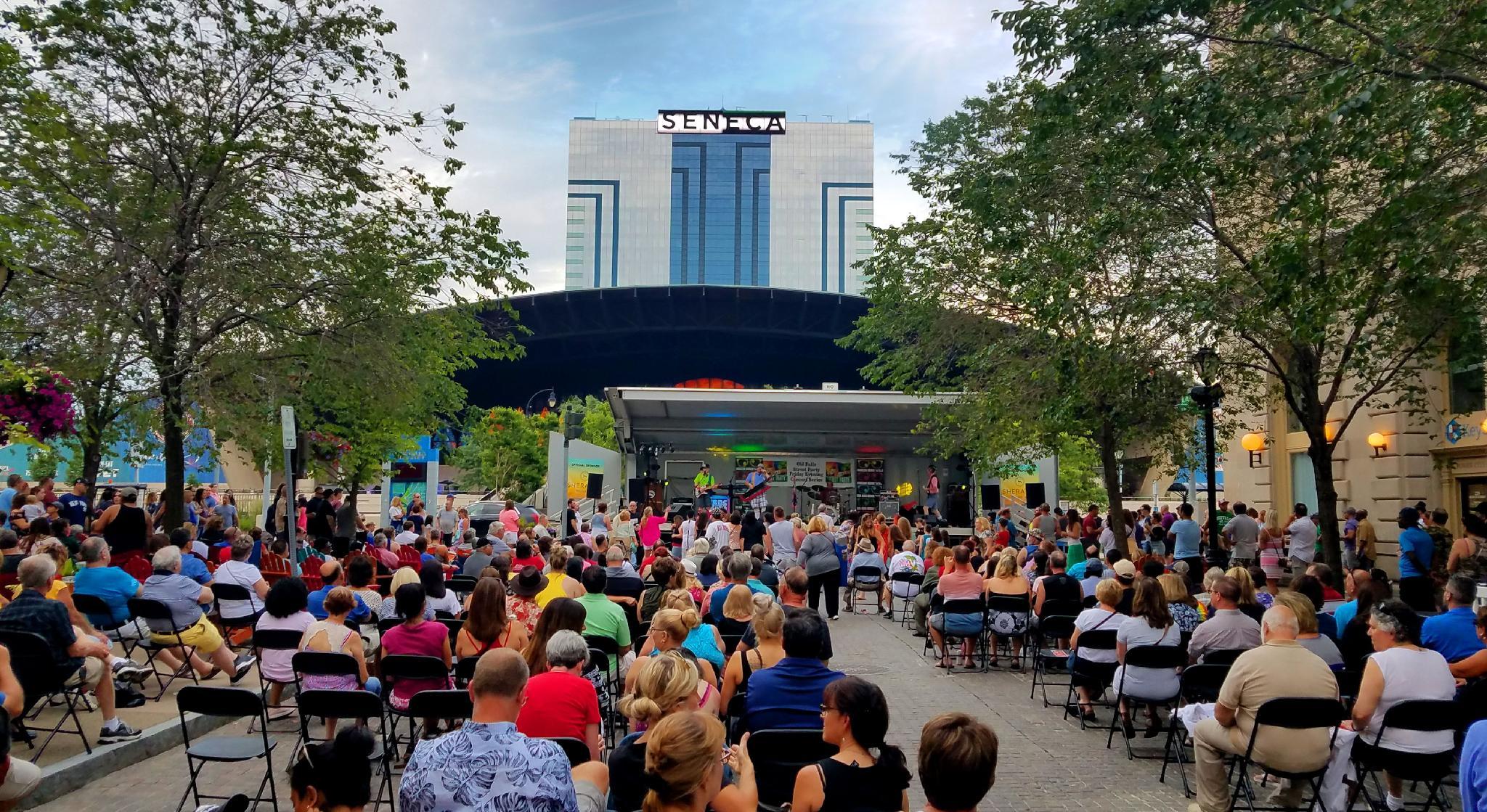 Khu vực xung quanh