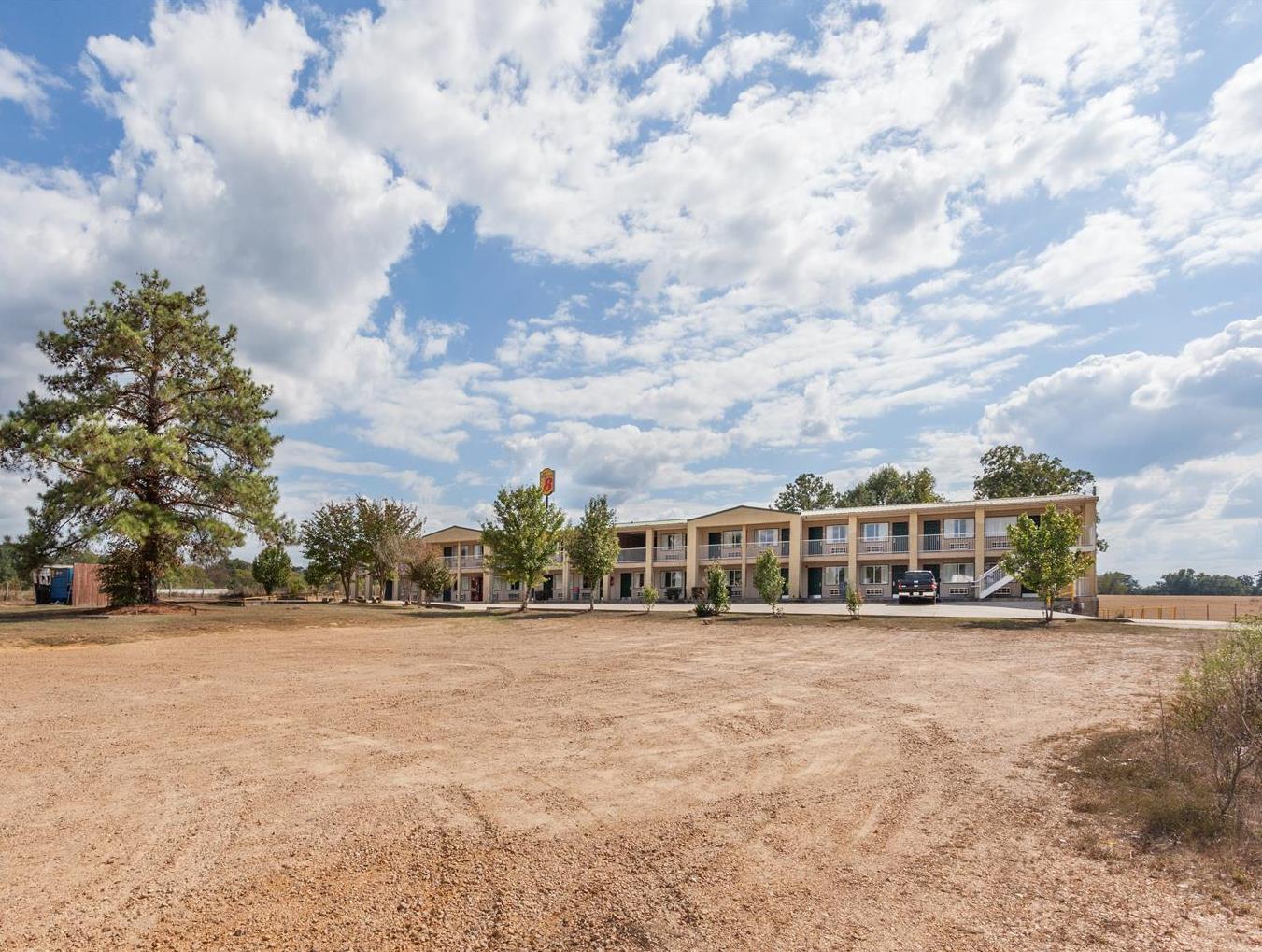 Ngoại cảnh khách sạn