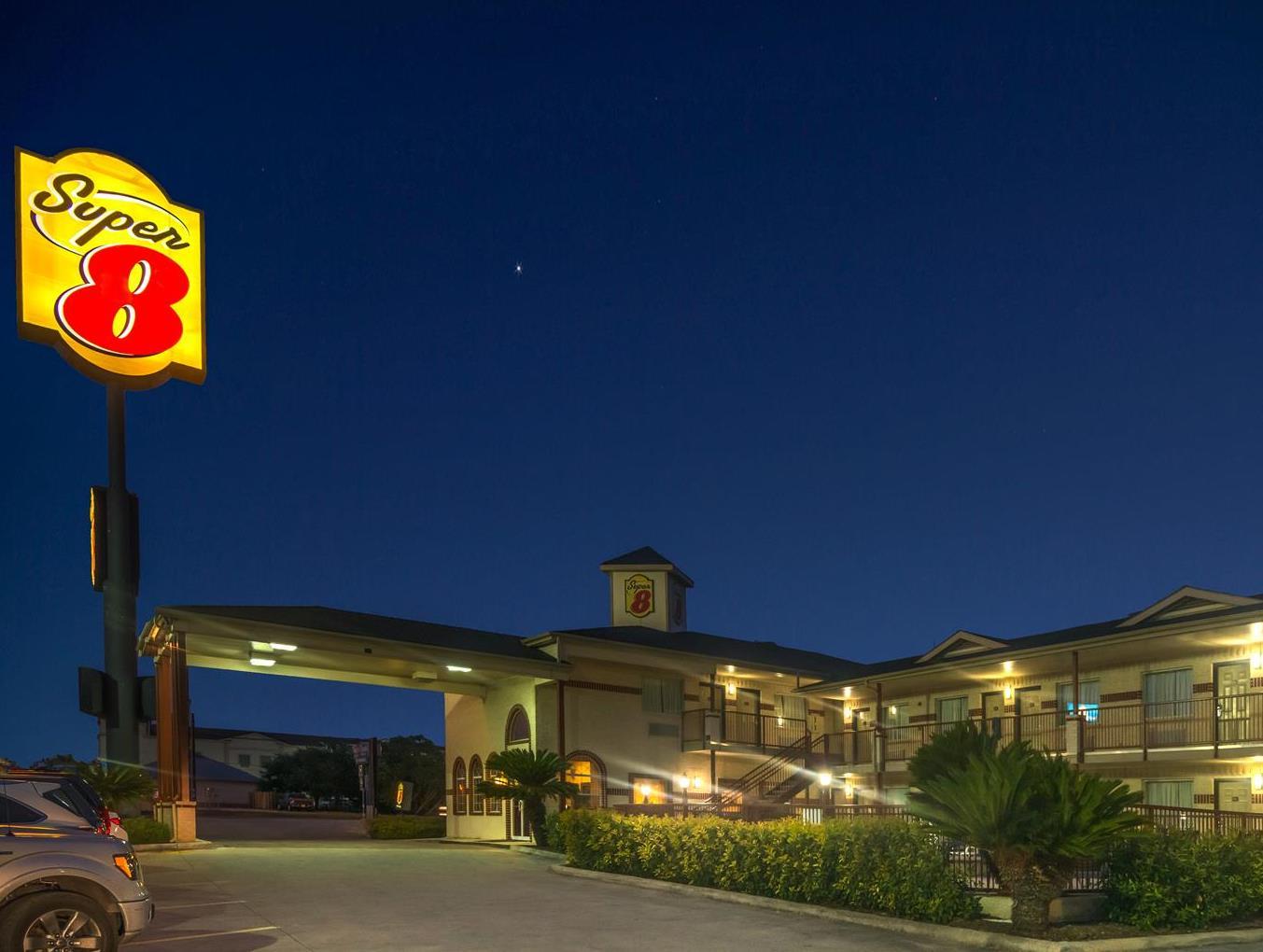 Ngoại cảnh khách sạn