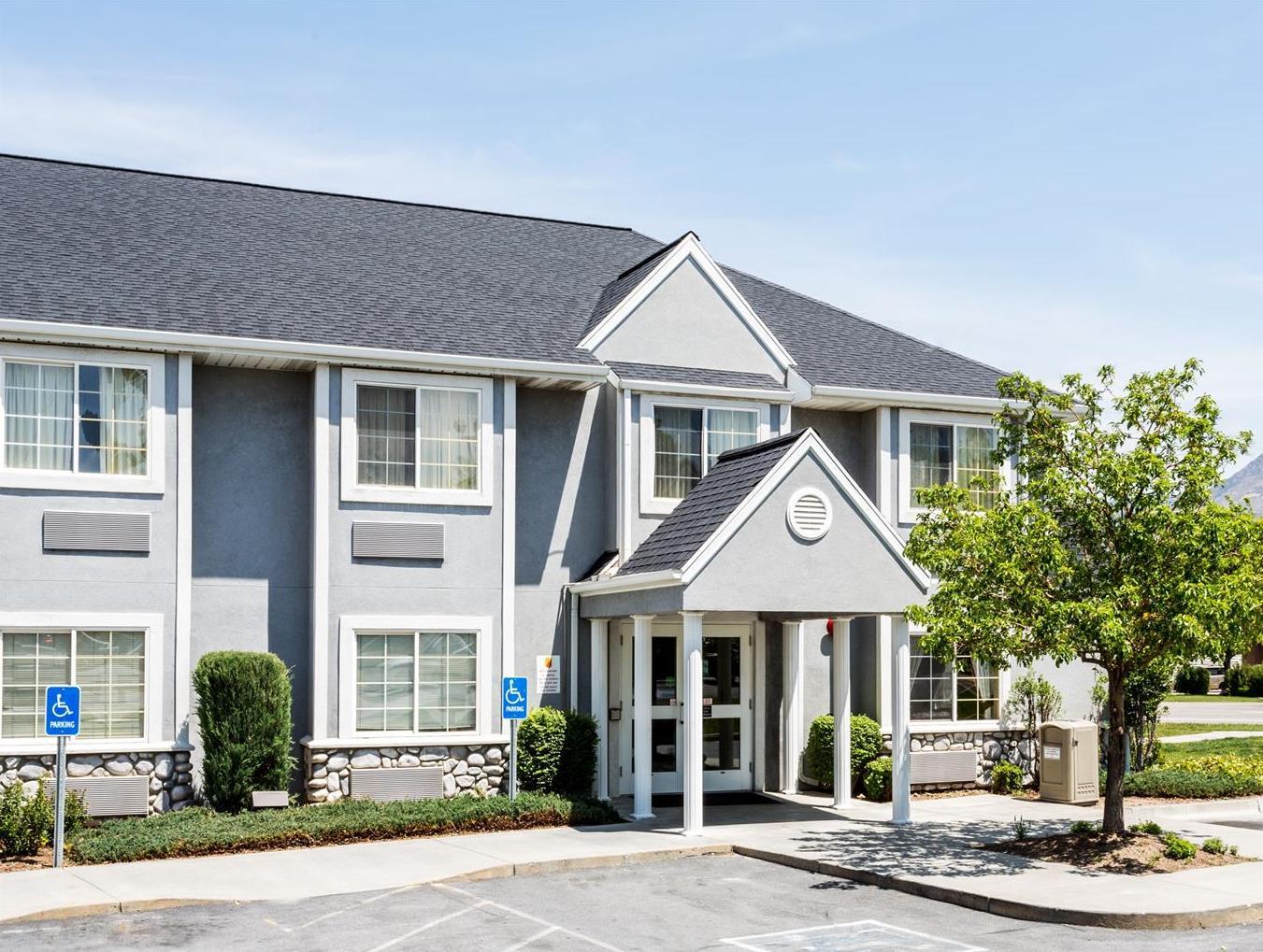 Ngoại cảnh khách sạn