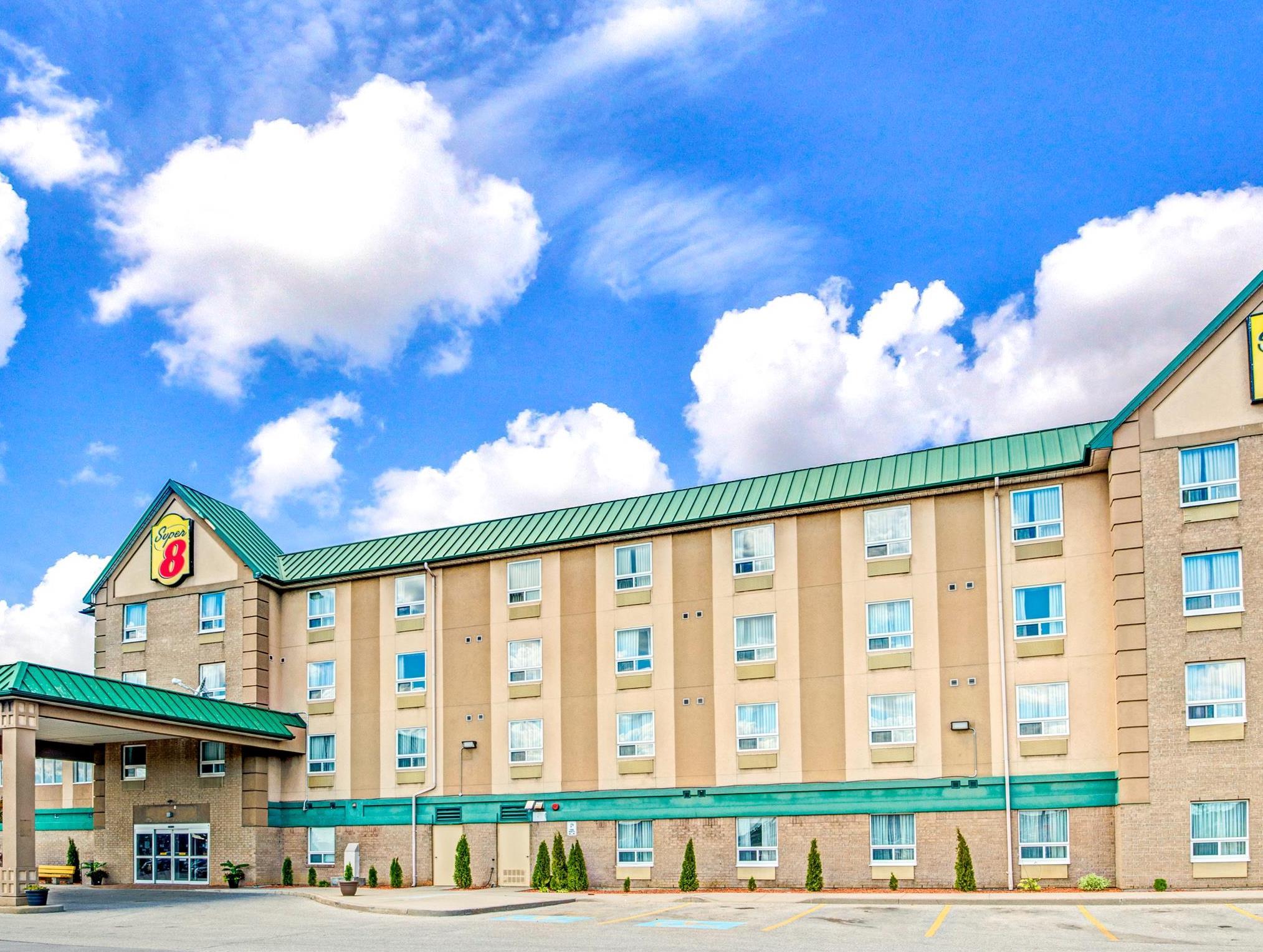 Ngoại cảnh khách sạn