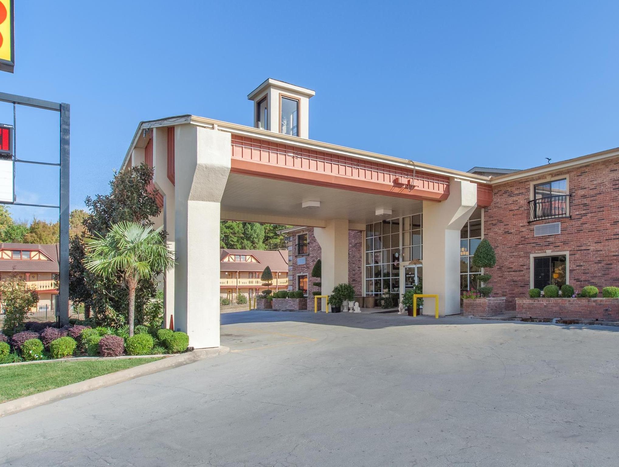 Ngoại cảnh khách sạn