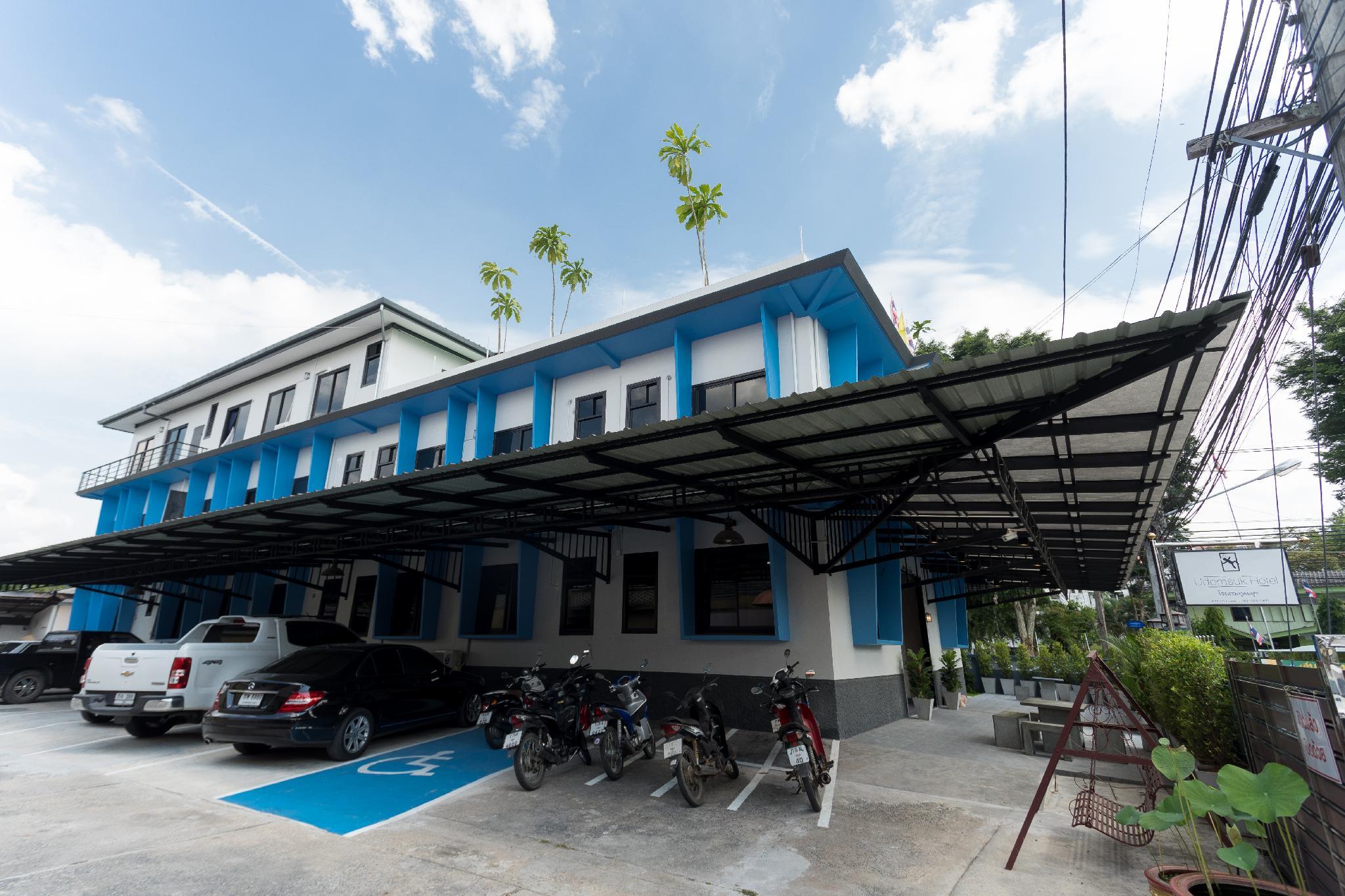 Khu vực xung quanh