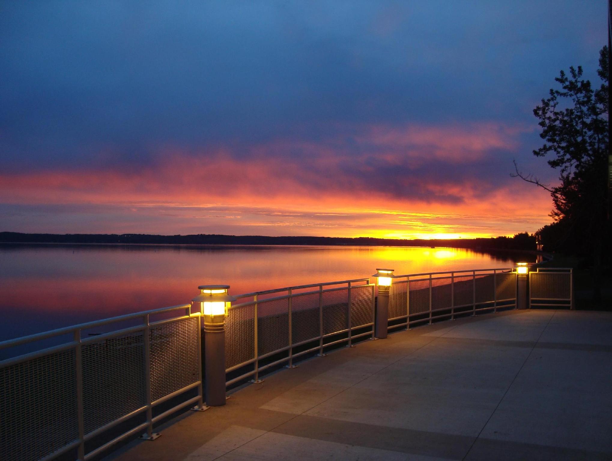 Khu vực xung quanh