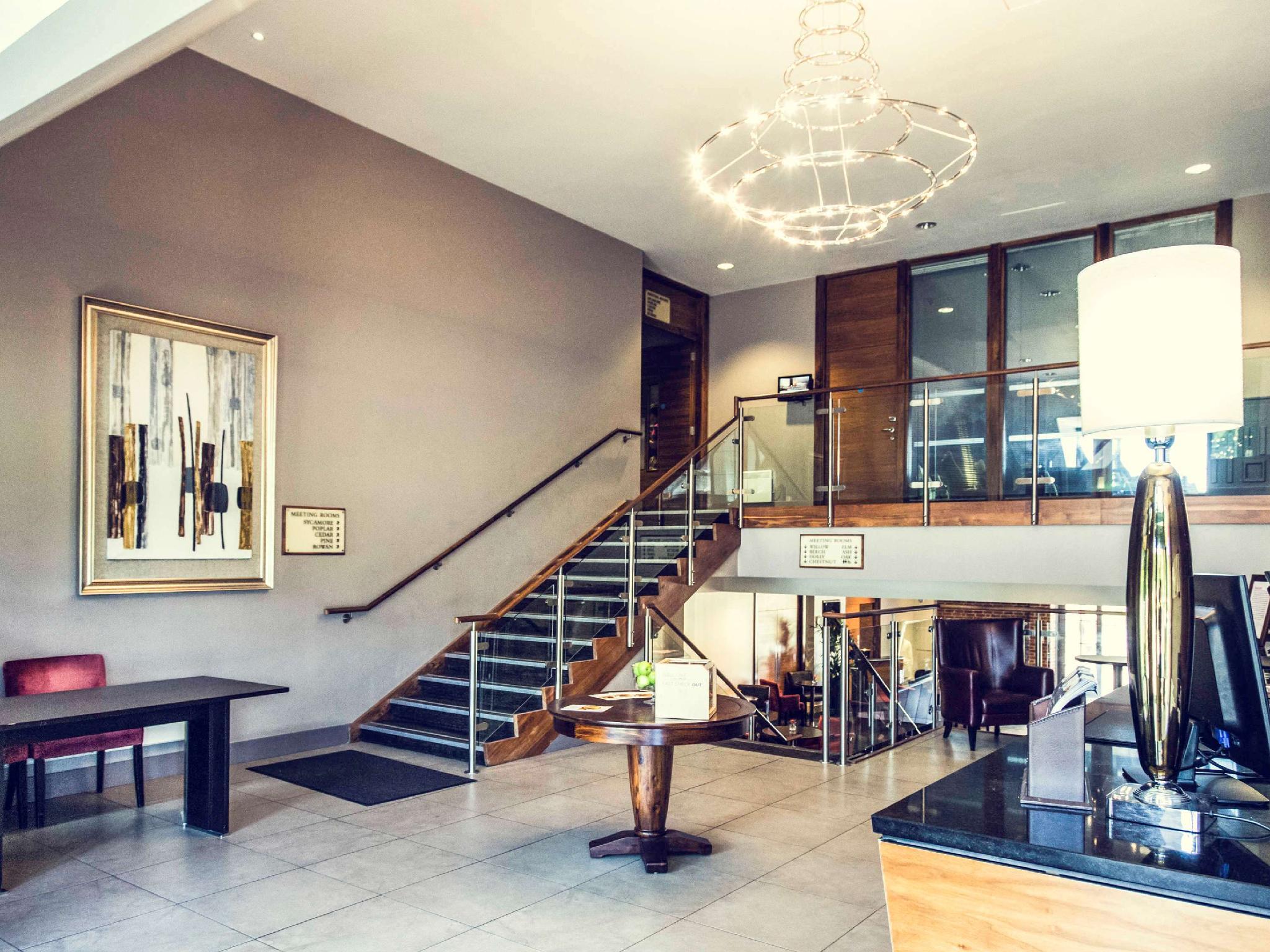 Trung tâm hội nghị