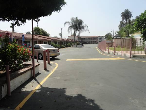 Khu vực xung quanh