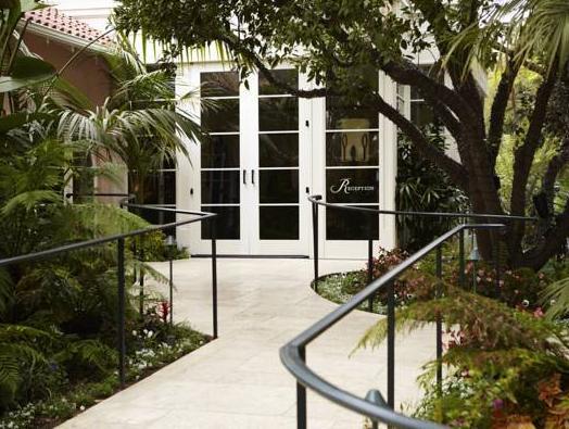 Ngoại cảnh khách sạn