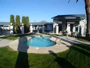 Ngoại cảnh khách sạn