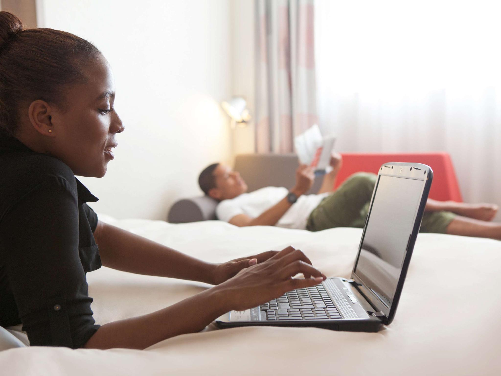 Trung tâm hội nghị