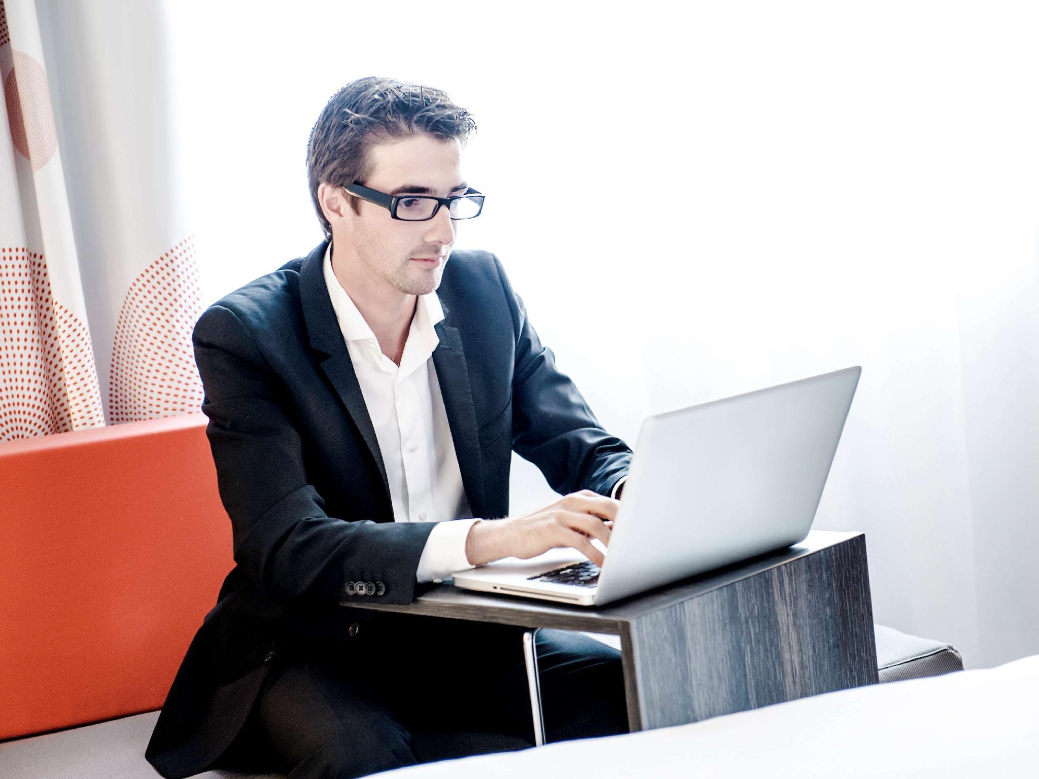 Trung tâm hội nghị