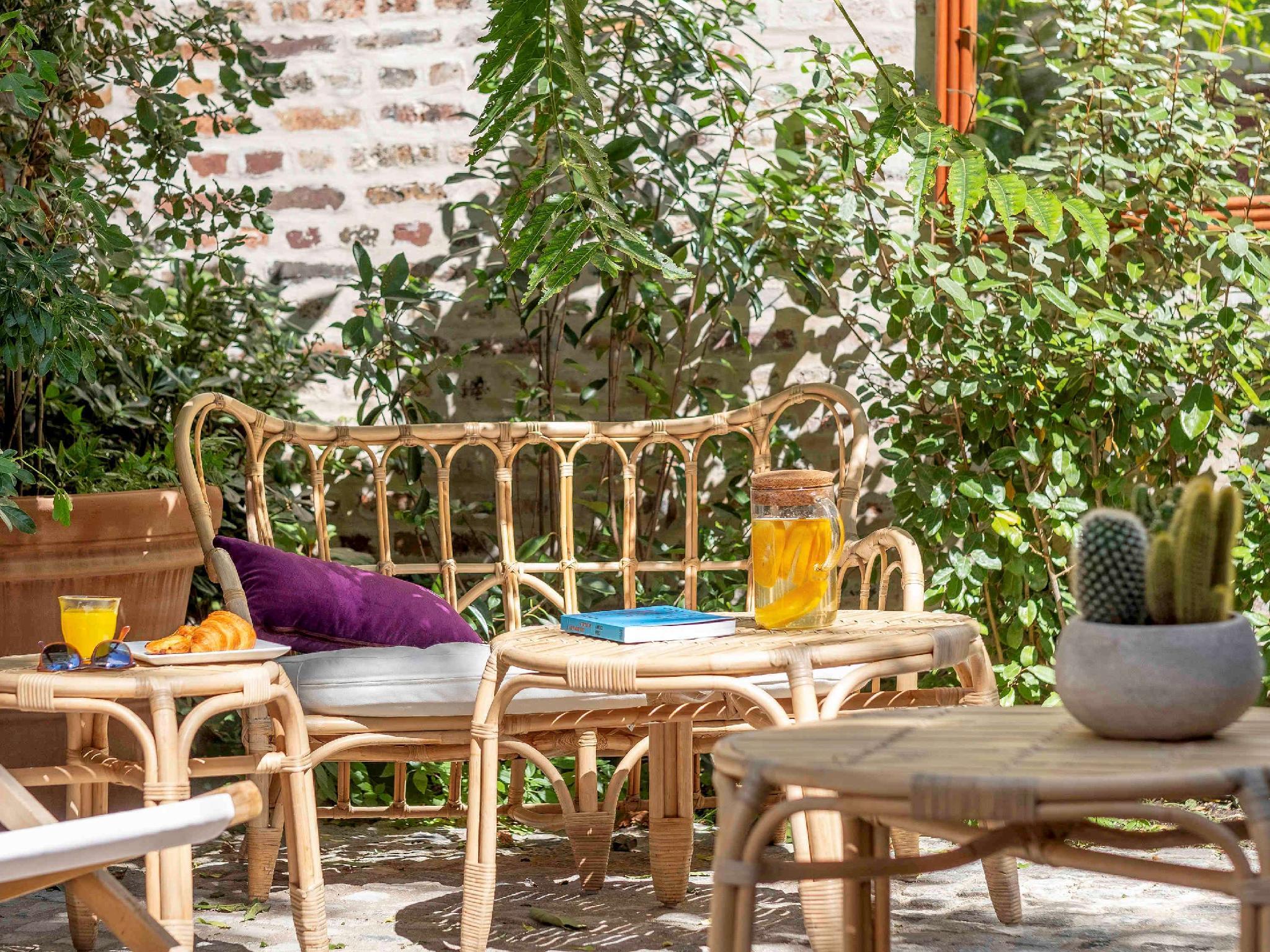 Ngoại cảnh khách sạn