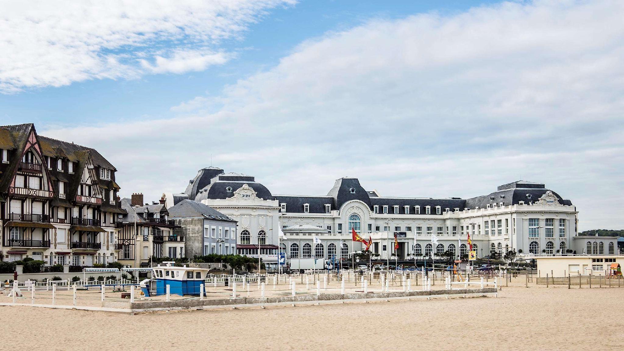 Ngoại cảnh khách sạn