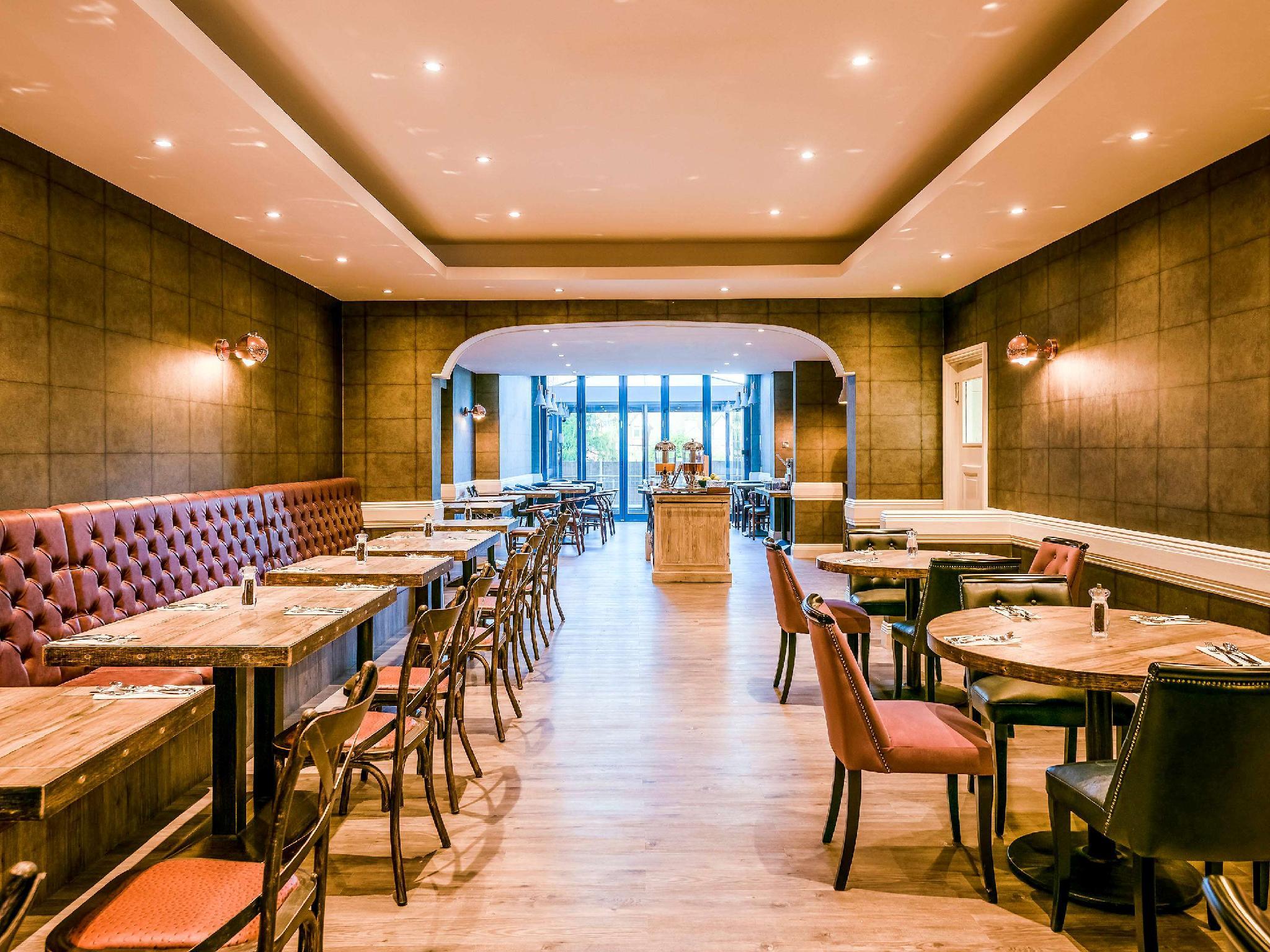 Ngoại cảnh khách sạn