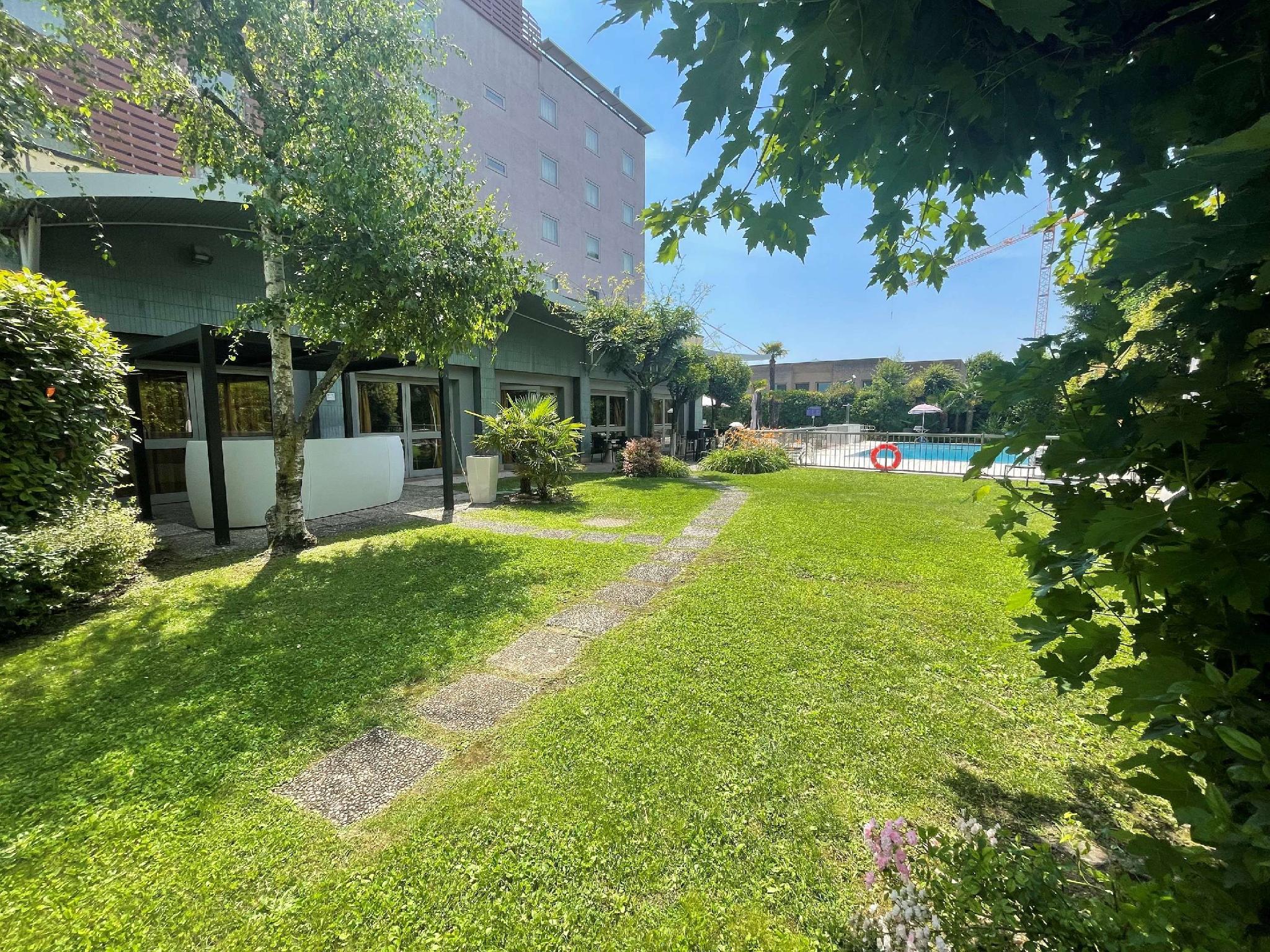 Ngoại cảnh khách sạn