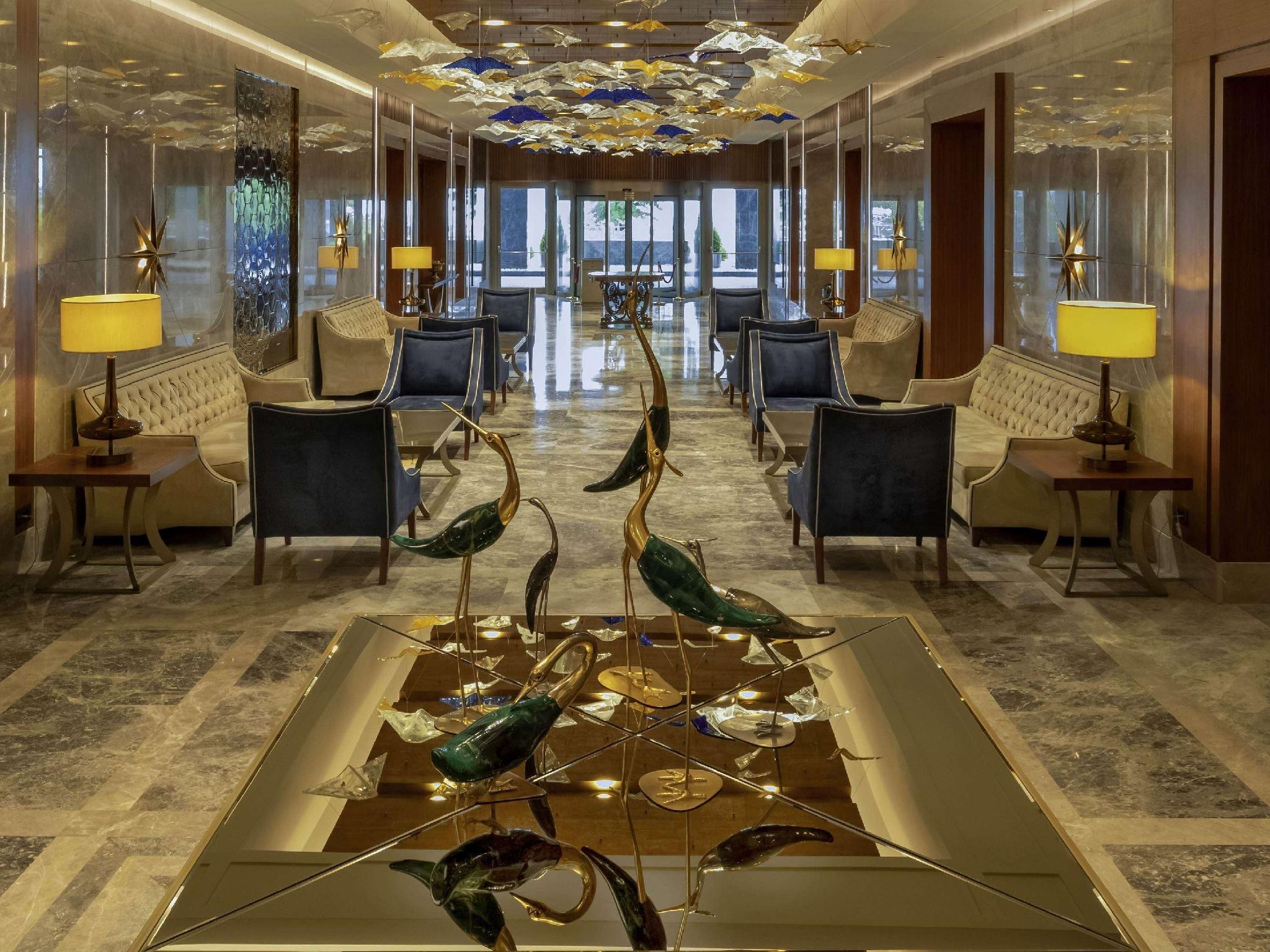 Trung tâm hội nghị