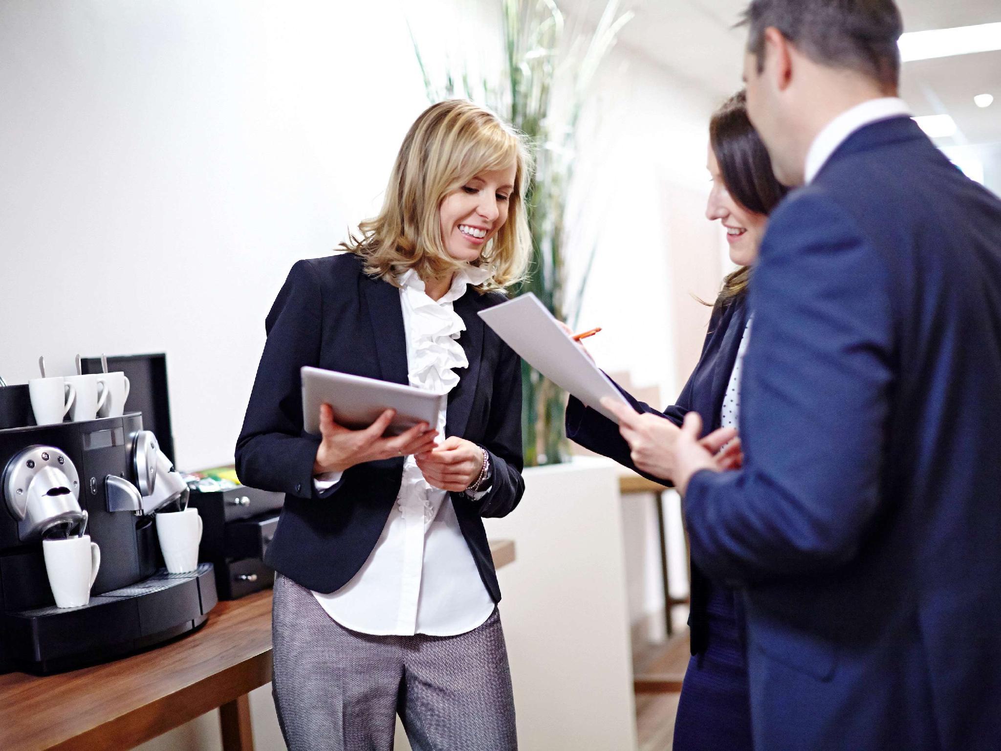 Trung tâm hội nghị