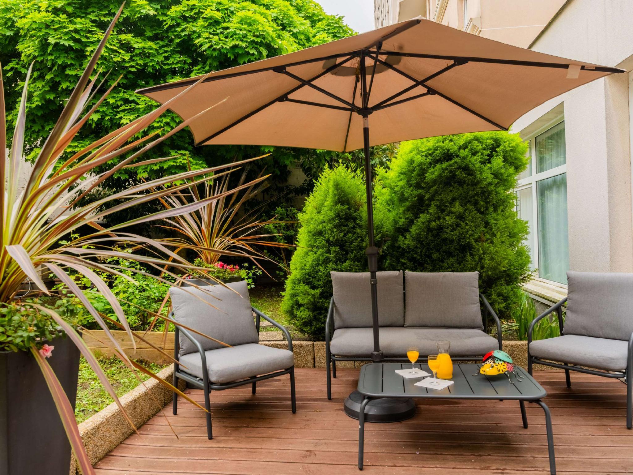 Ngoại cảnh khách sạn