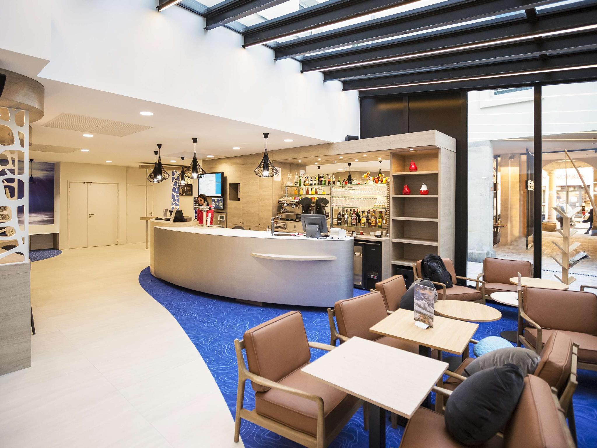 Ngoại cảnh khách sạn