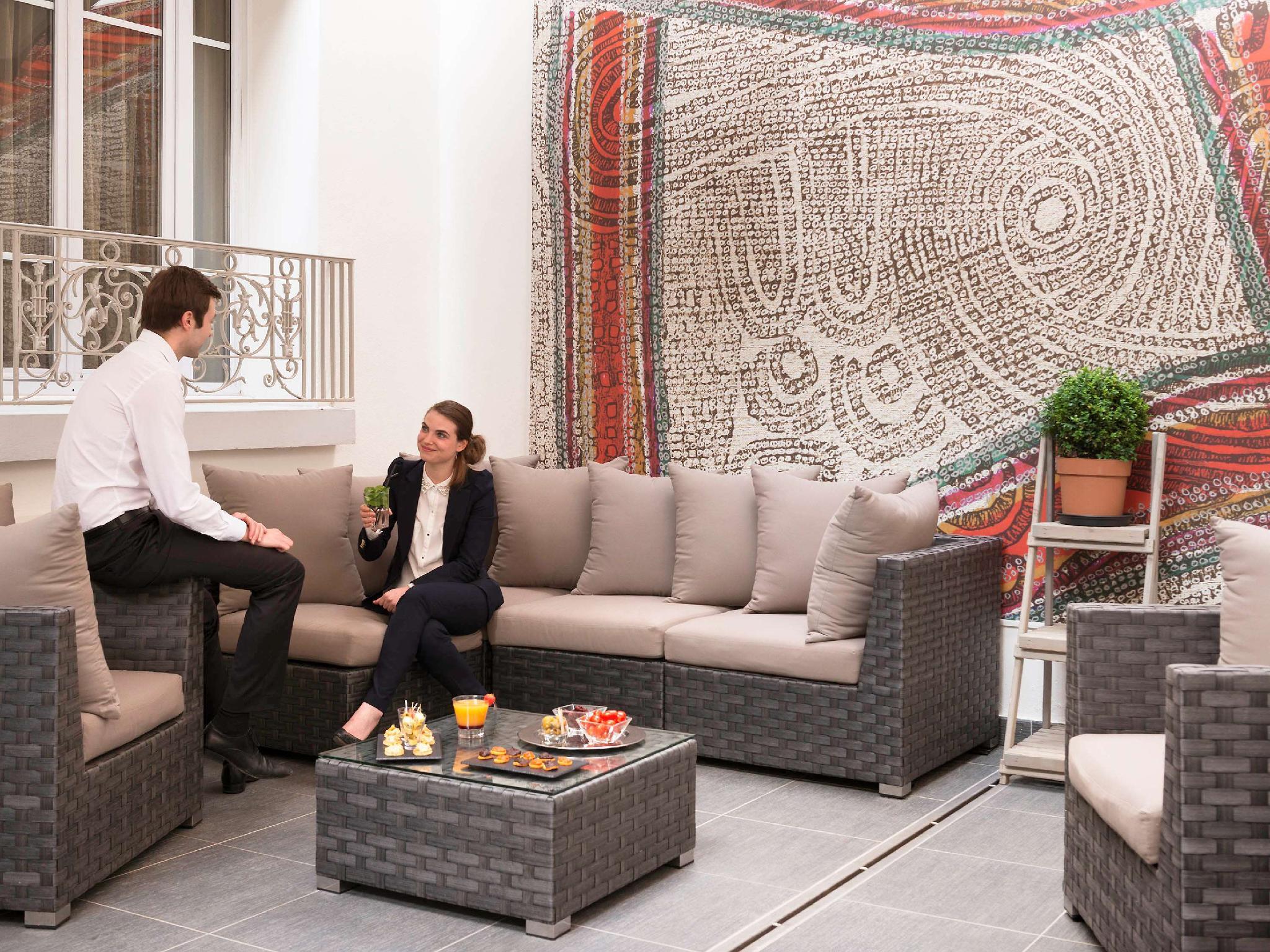 Ngoại cảnh khách sạn