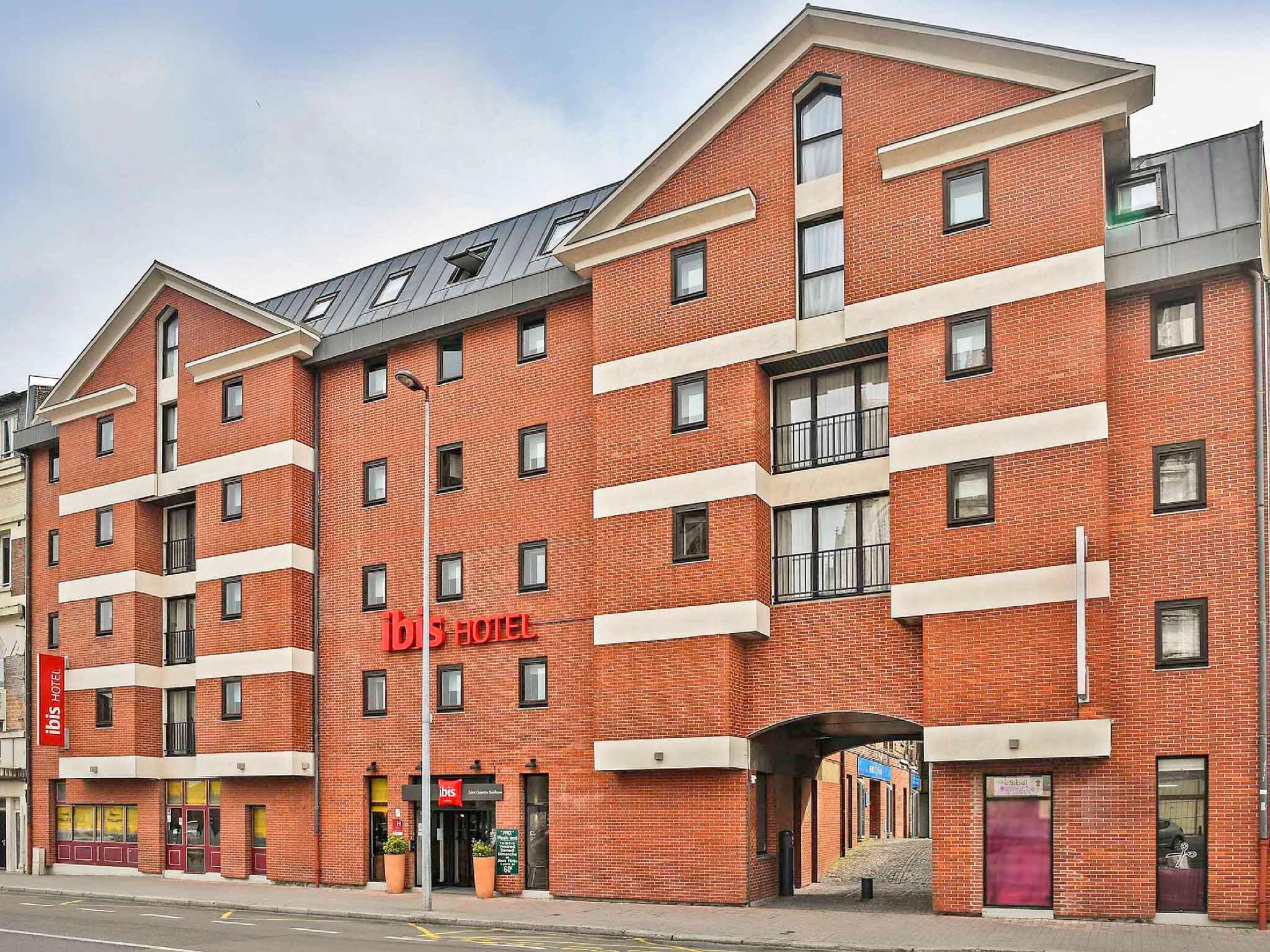 Ngoại cảnh khách sạn