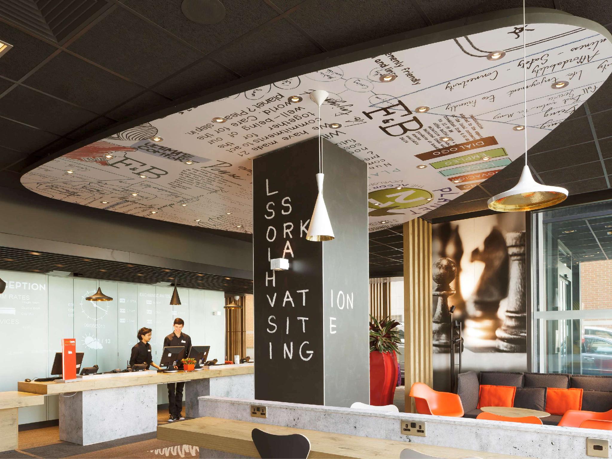 Ngoại cảnh khách sạn