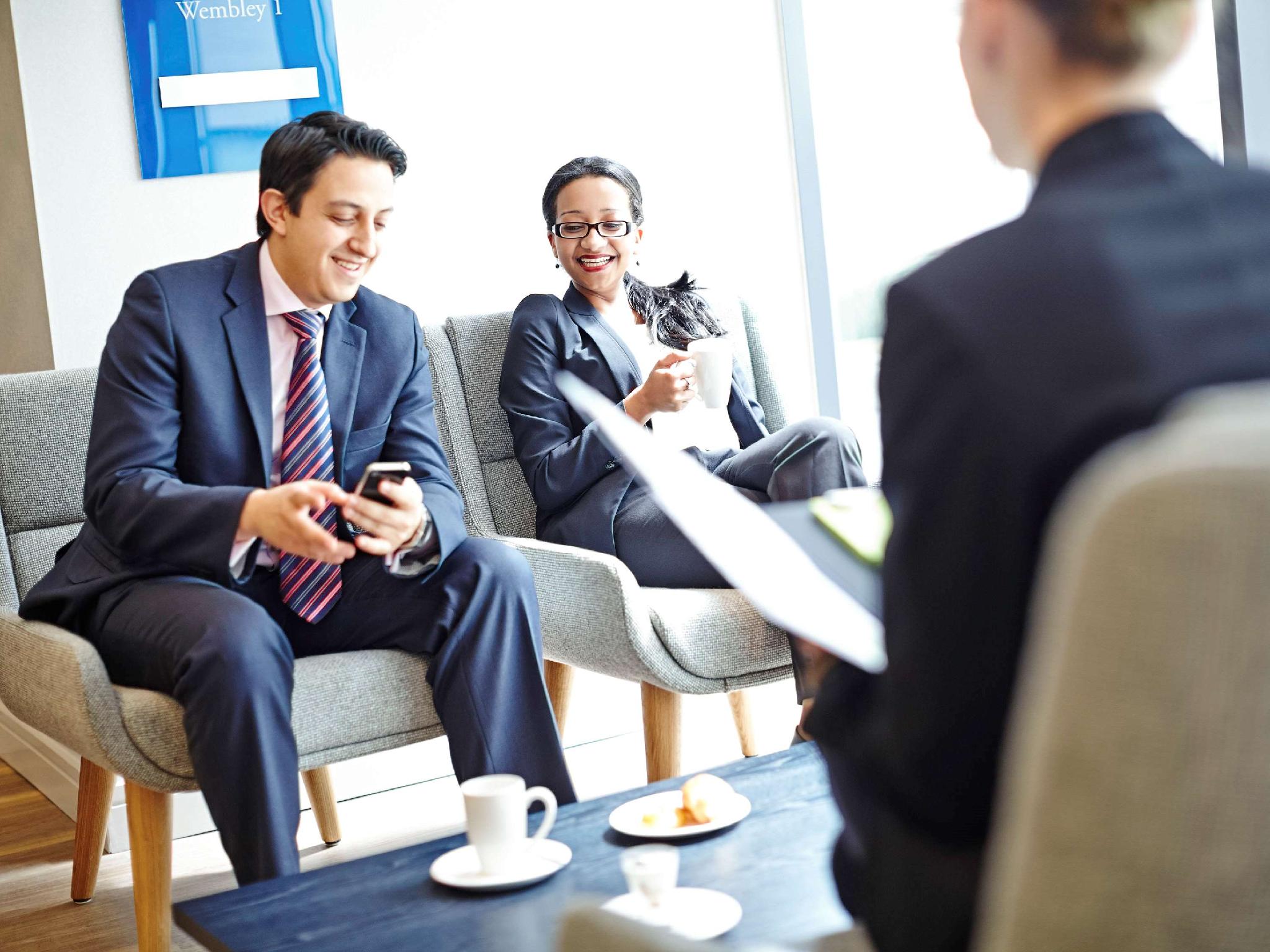 Trung tâm hội nghị