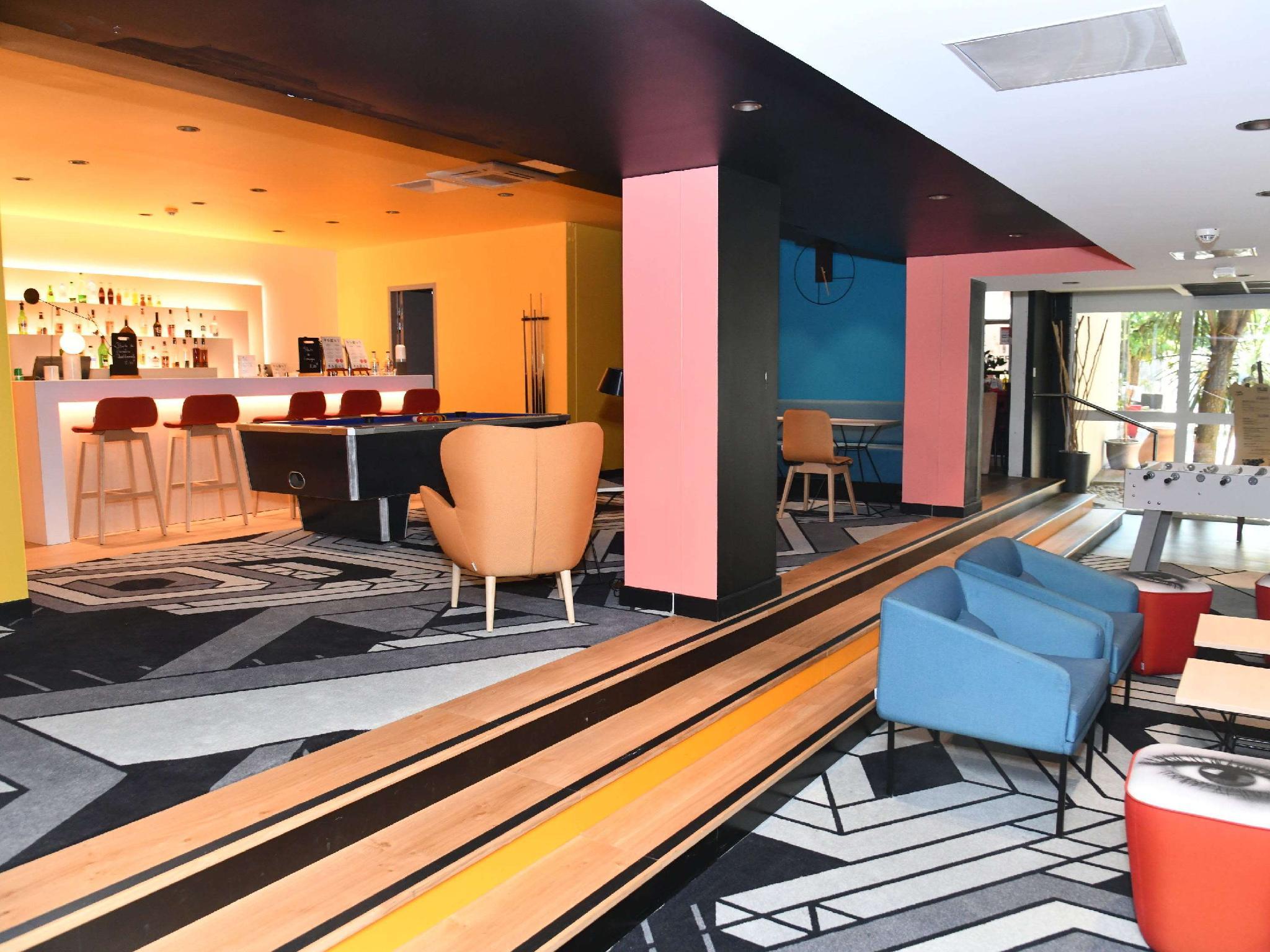 Trung tâm hội nghị