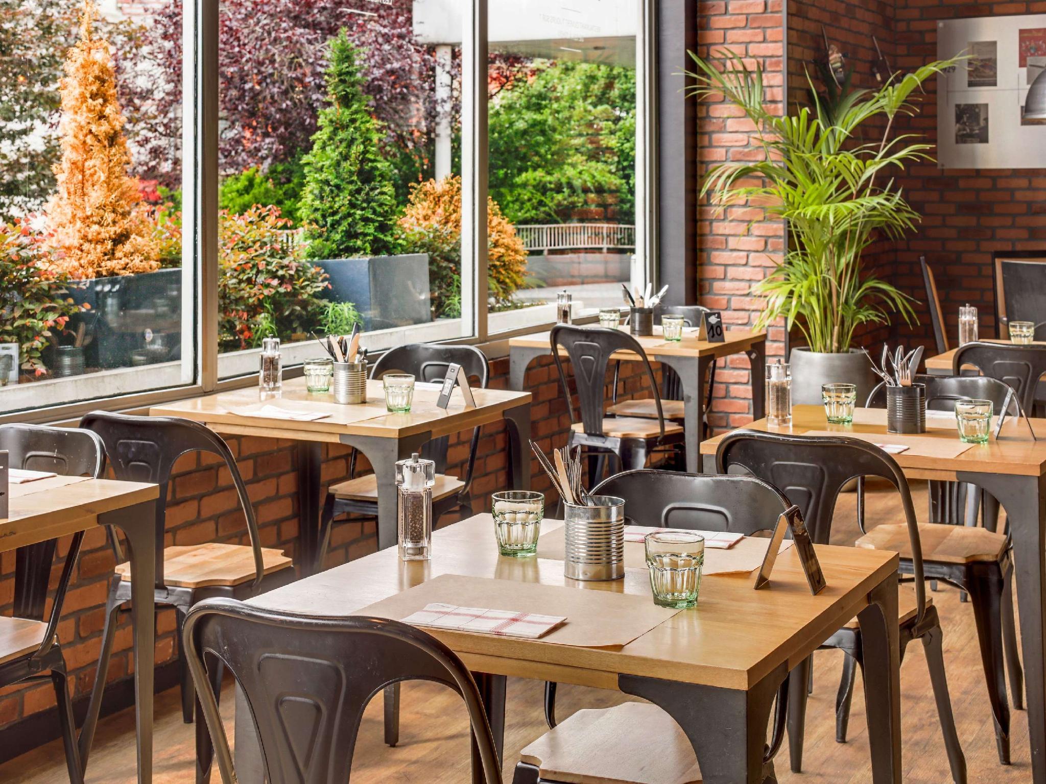 Ngoại cảnh khách sạn