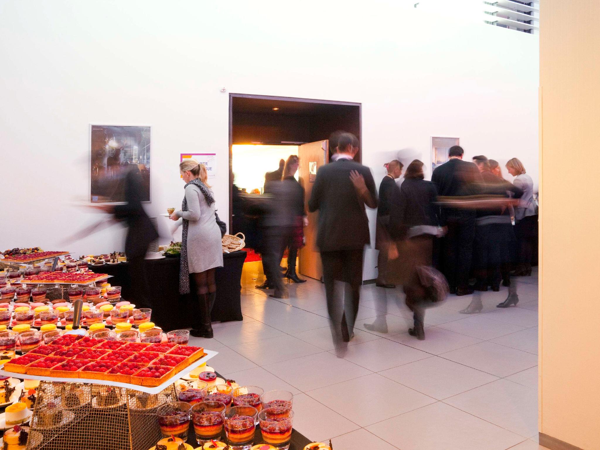 Trung tâm hội nghị