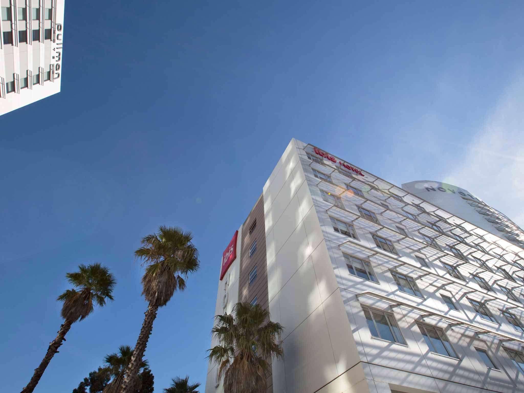 Ngoại cảnh khách sạn