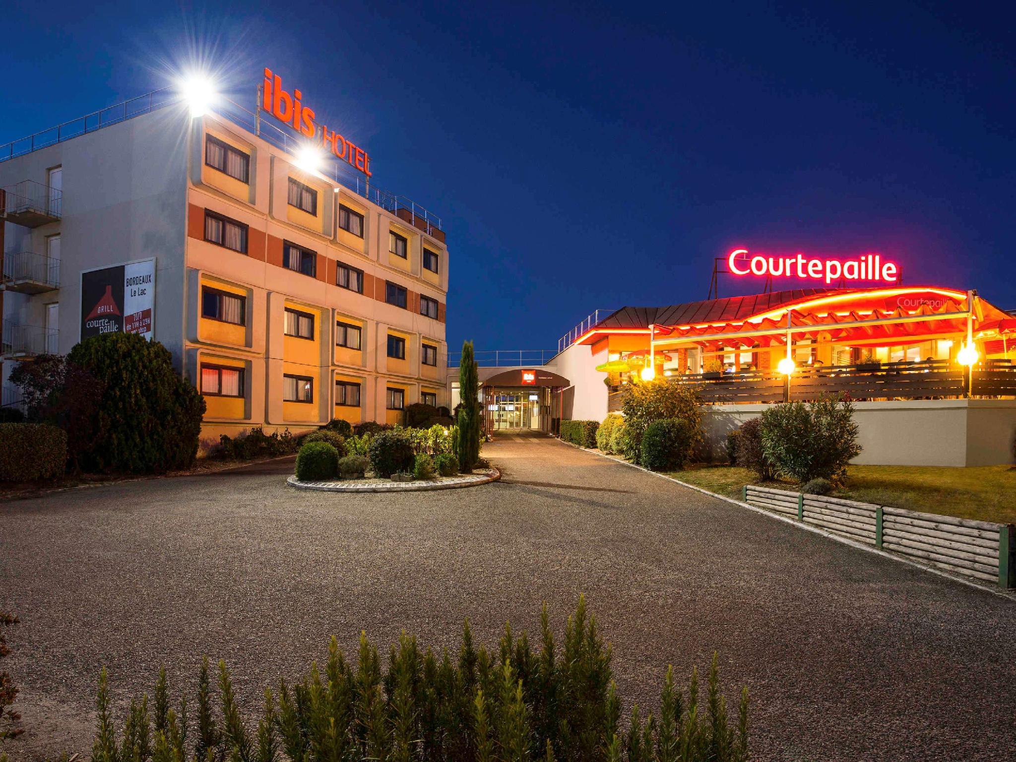 Ngoại cảnh khách sạn