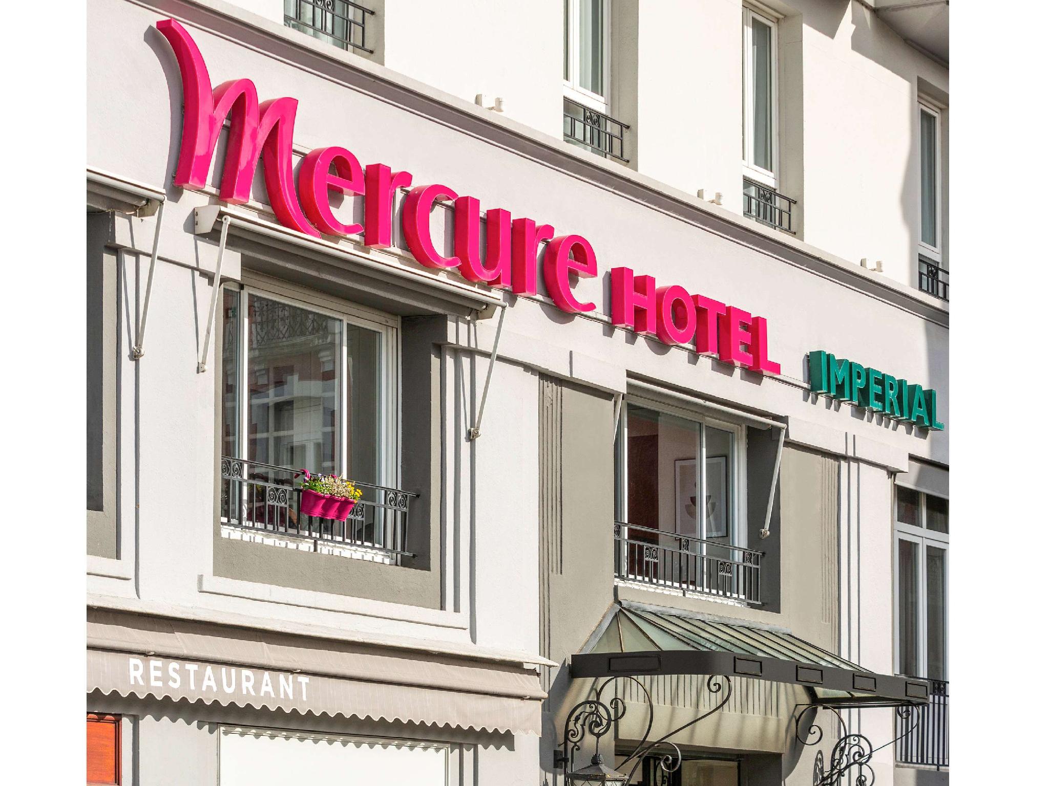 Ngoại cảnh khách sạn