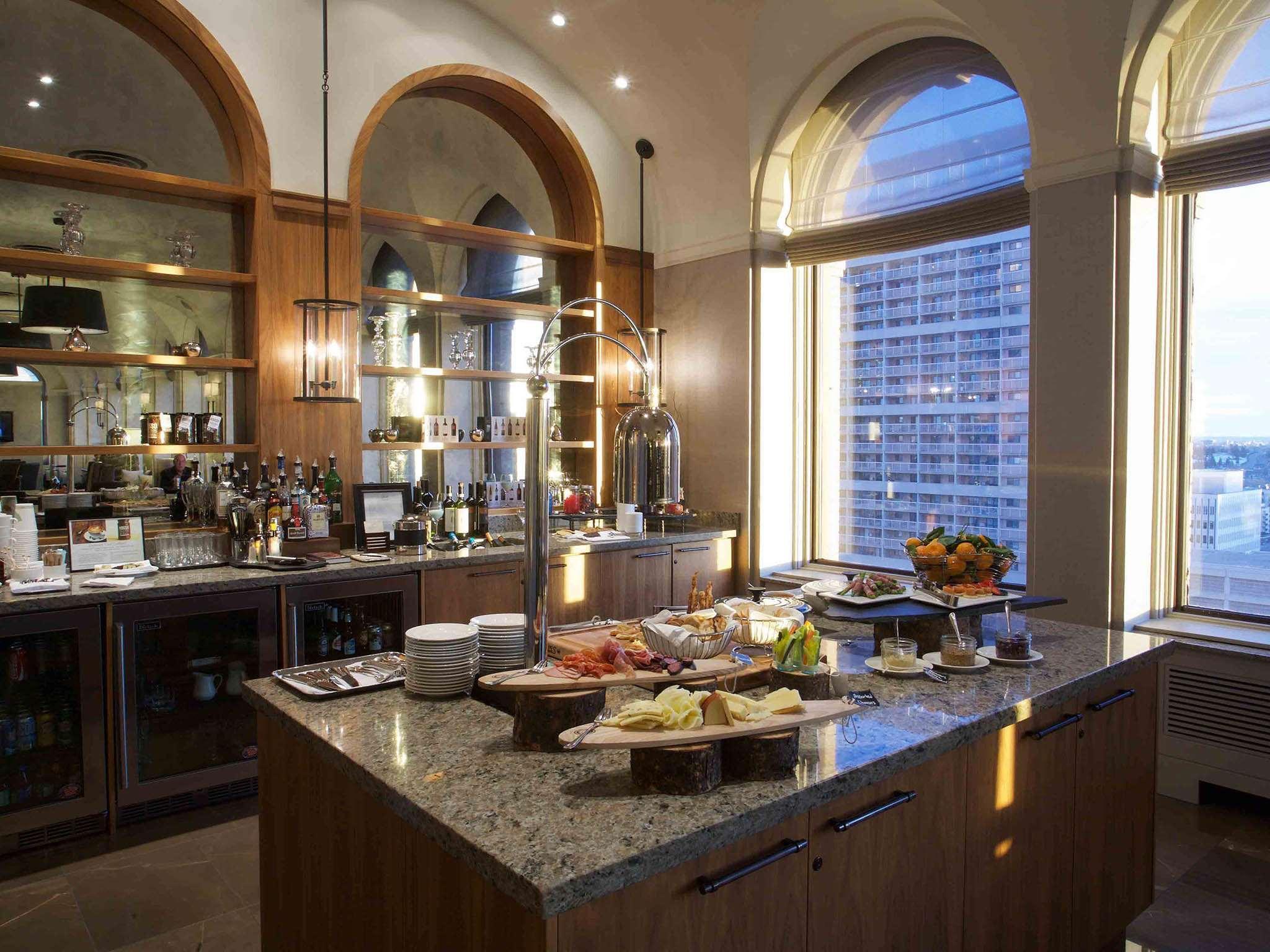 Trung tâm hội nghị