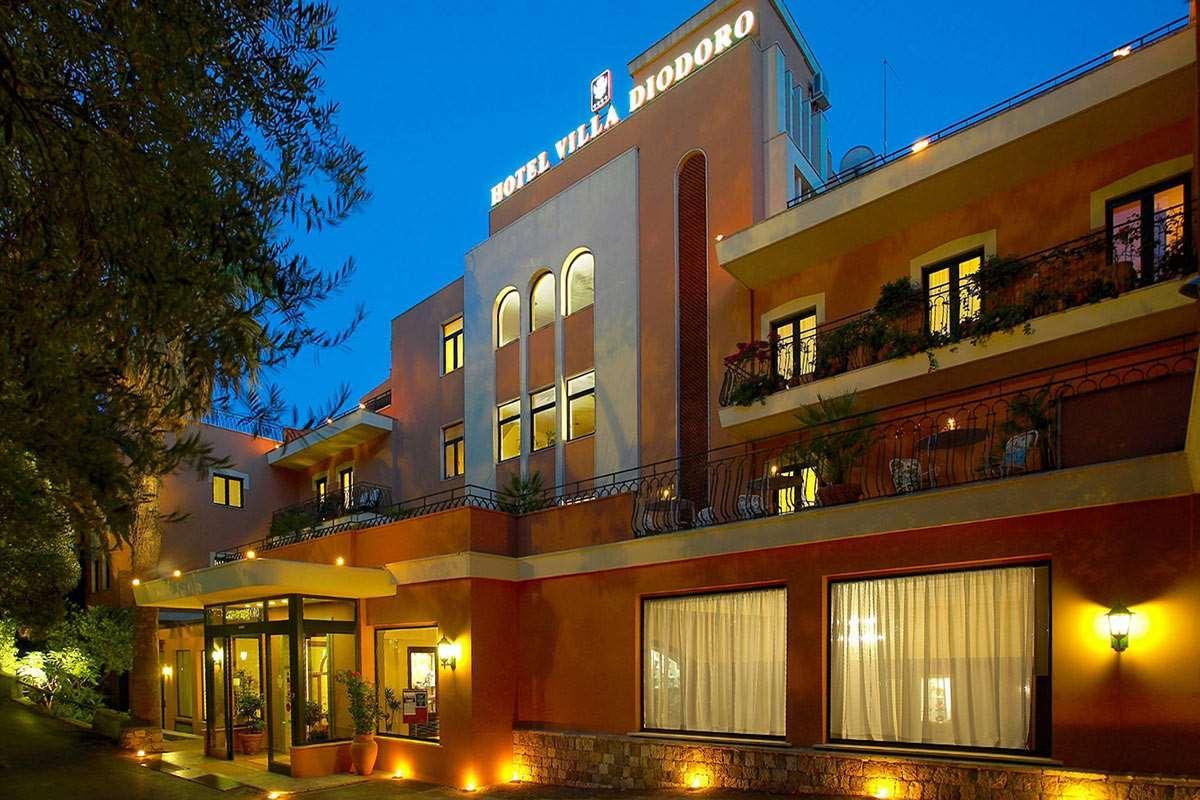 Ngoại cảnh khách sạn