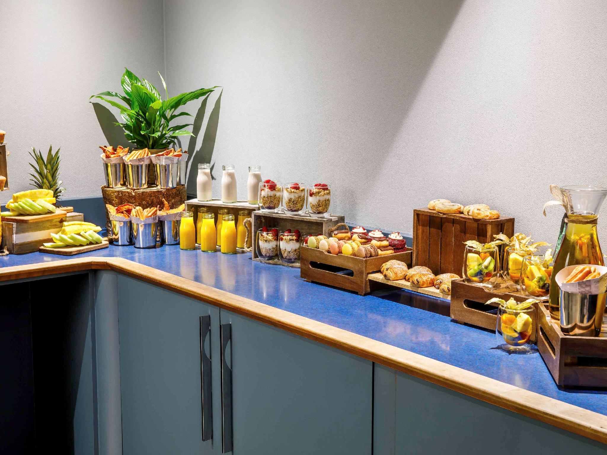 Trung tâm hội nghị