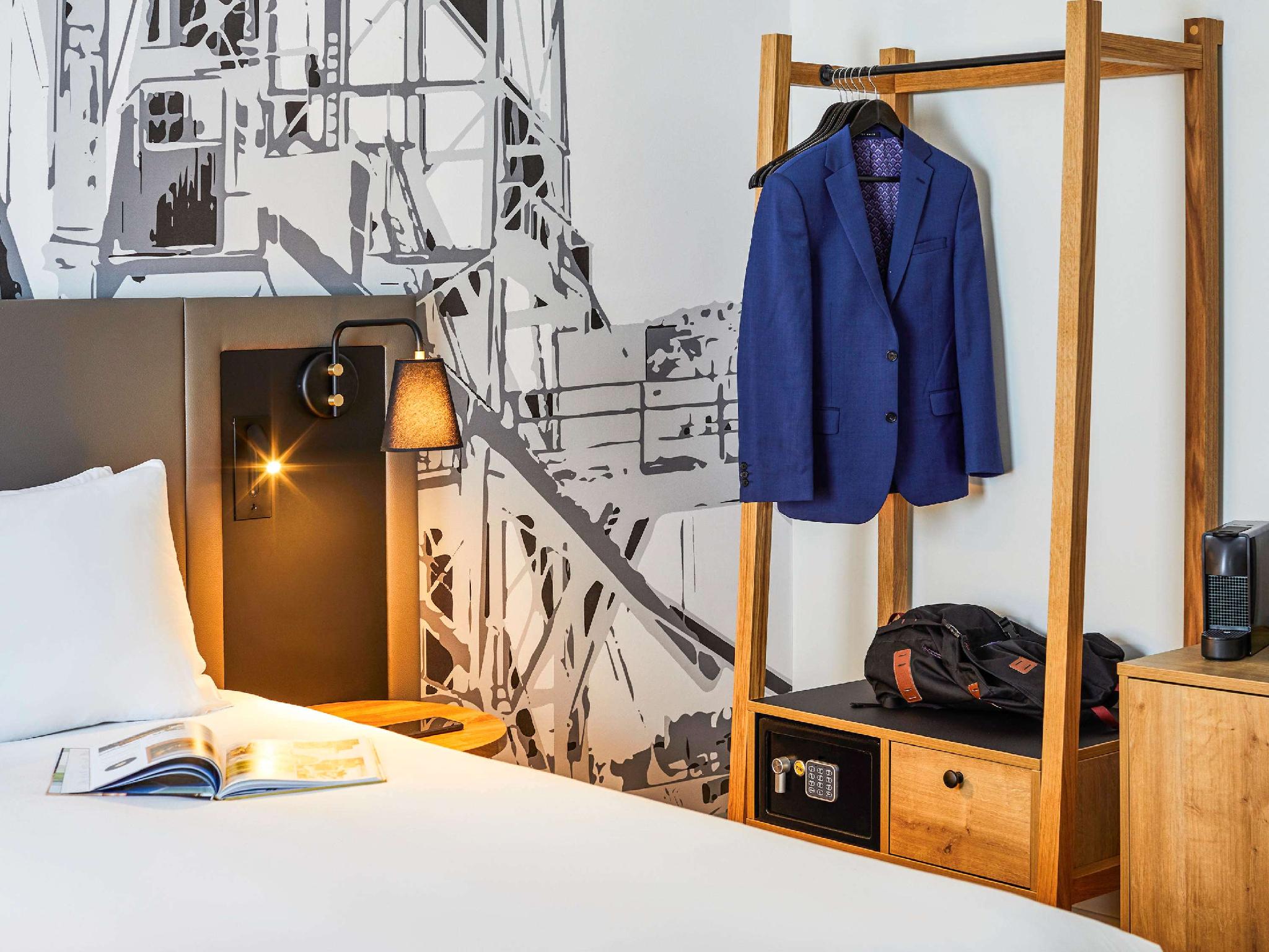 Trung tâm hội nghị