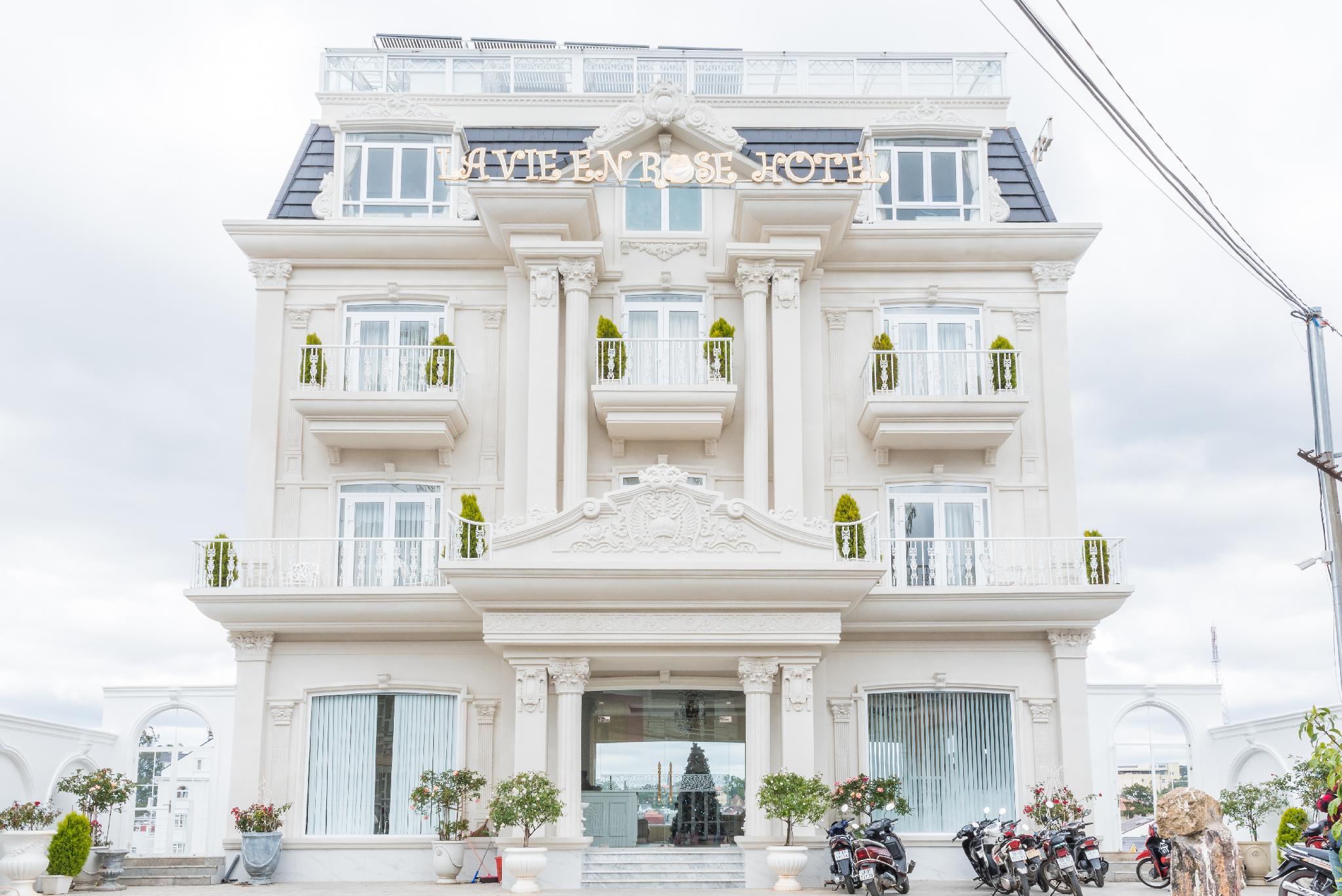 Ngoại cảnh khách sạn