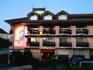 Ngoại cảnh khách sạn