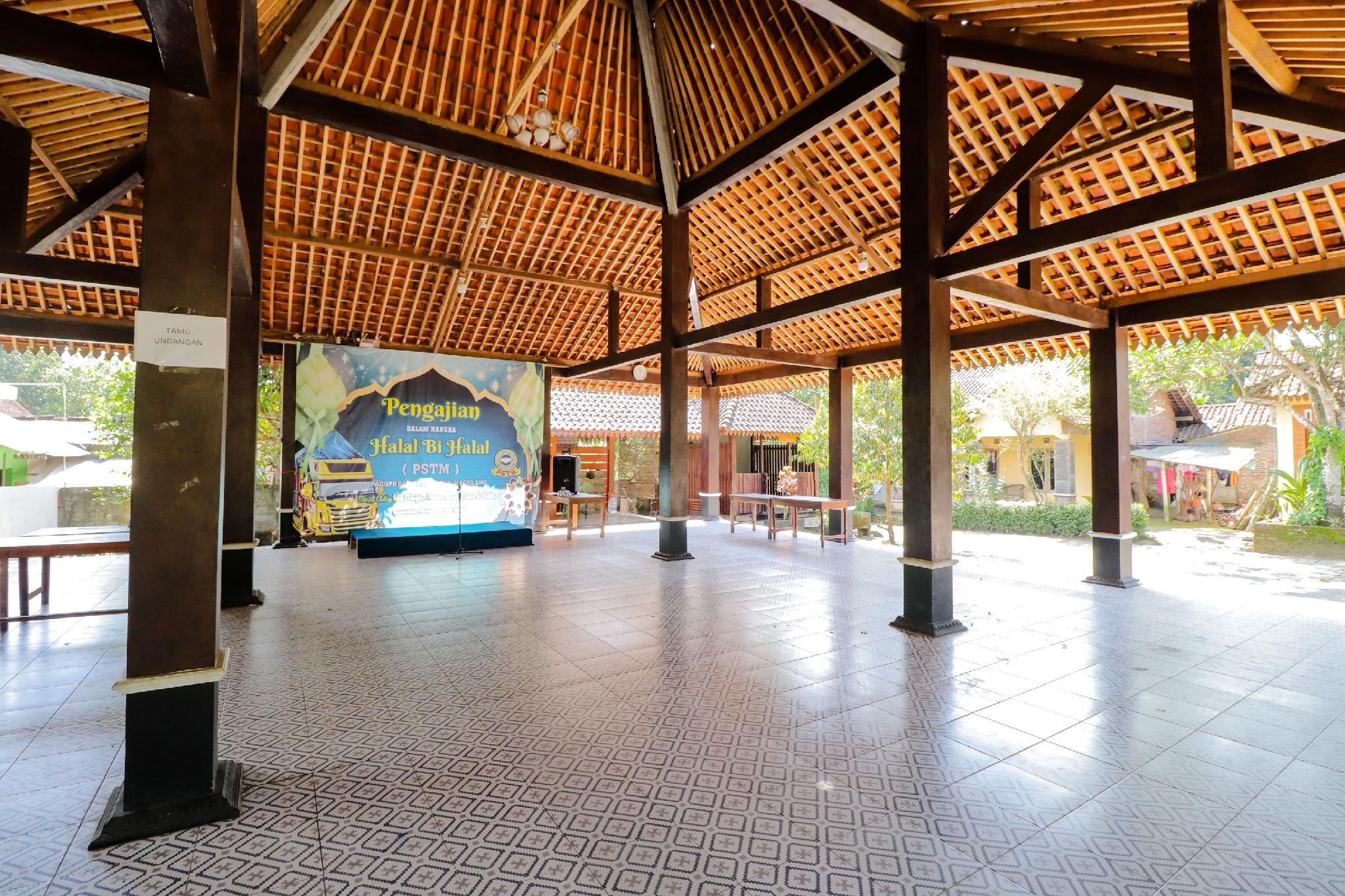 Ngoại cảnh khách sạn