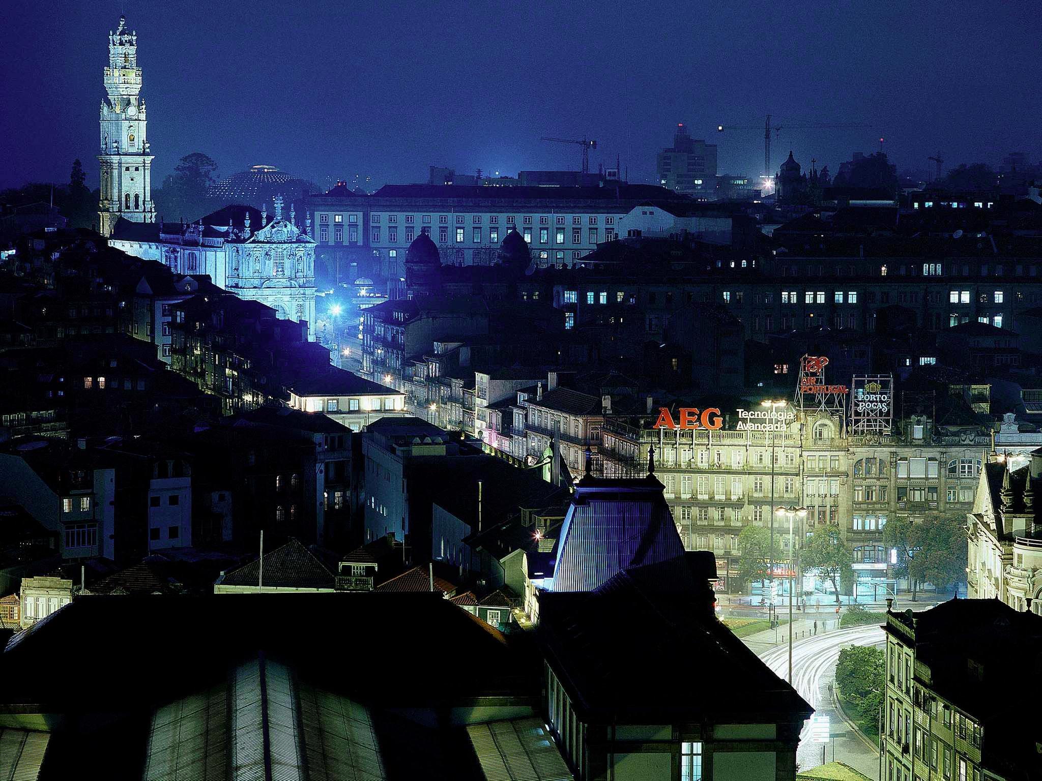 Nơi tham quan gần đây