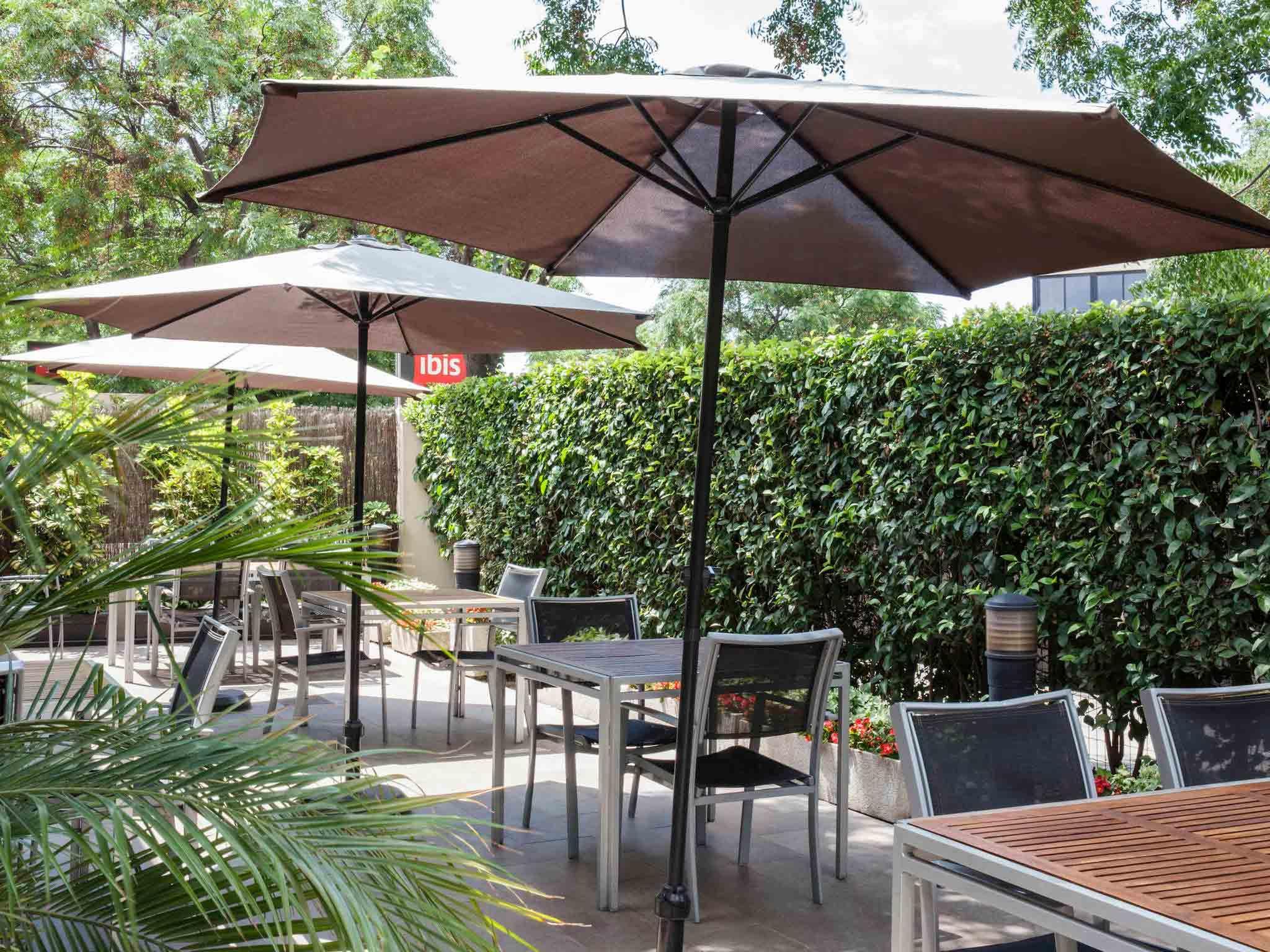 Ngoại cảnh khách sạn