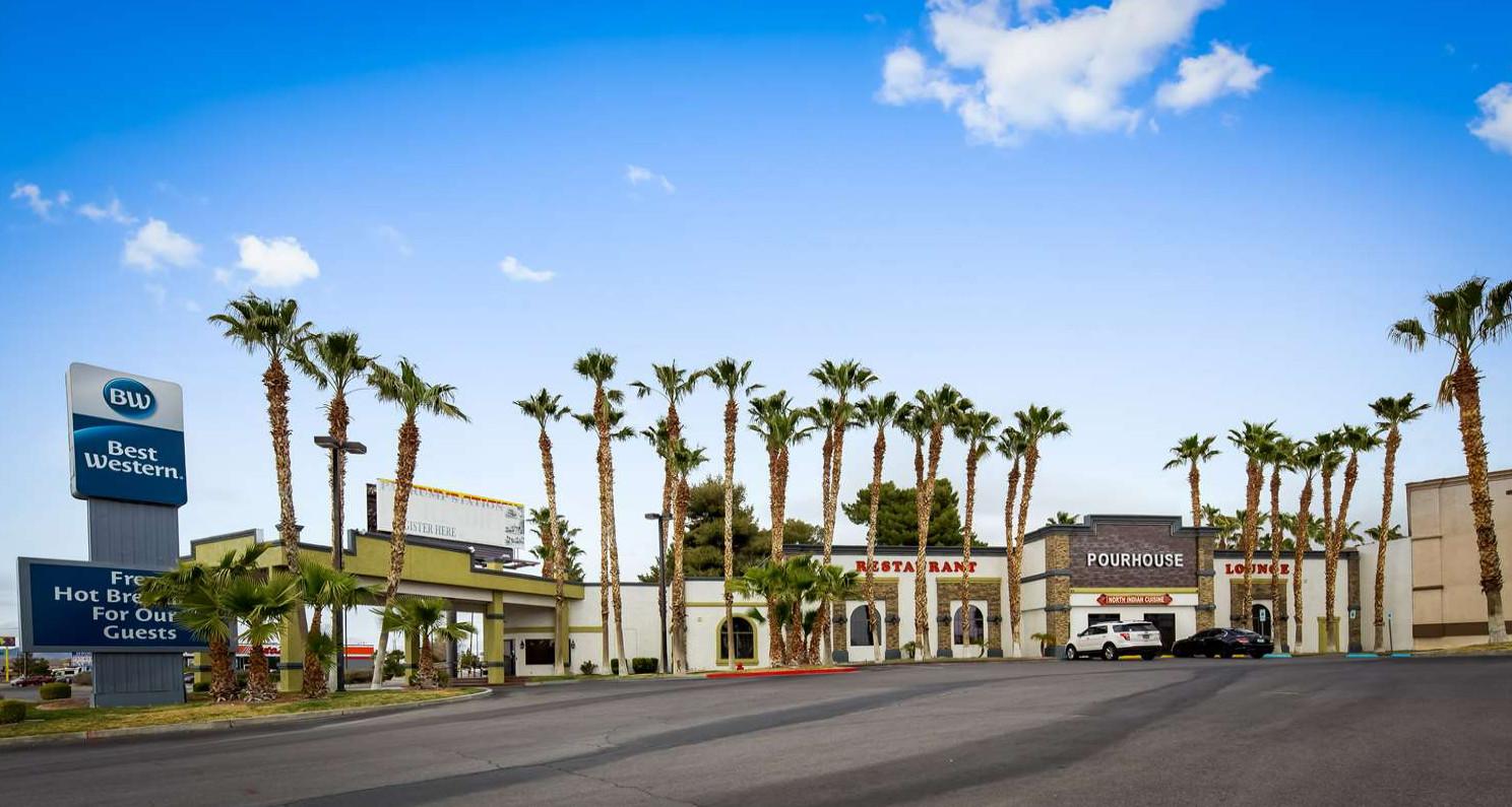 Ngoại cảnh khách sạn